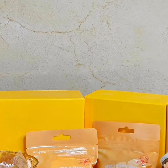 은지 on Instagram: ". #광고#협찬 모카몽 망고젤리🥭 . 100% 생망고 함유 ✔️ 3無 보존제 착향료 착색료 X 농도가 진한 쫜득쫜득한 젤리🙋‍♀️ @paveglace . #루앤트#생망고#모카몽젤리#비건젤리
