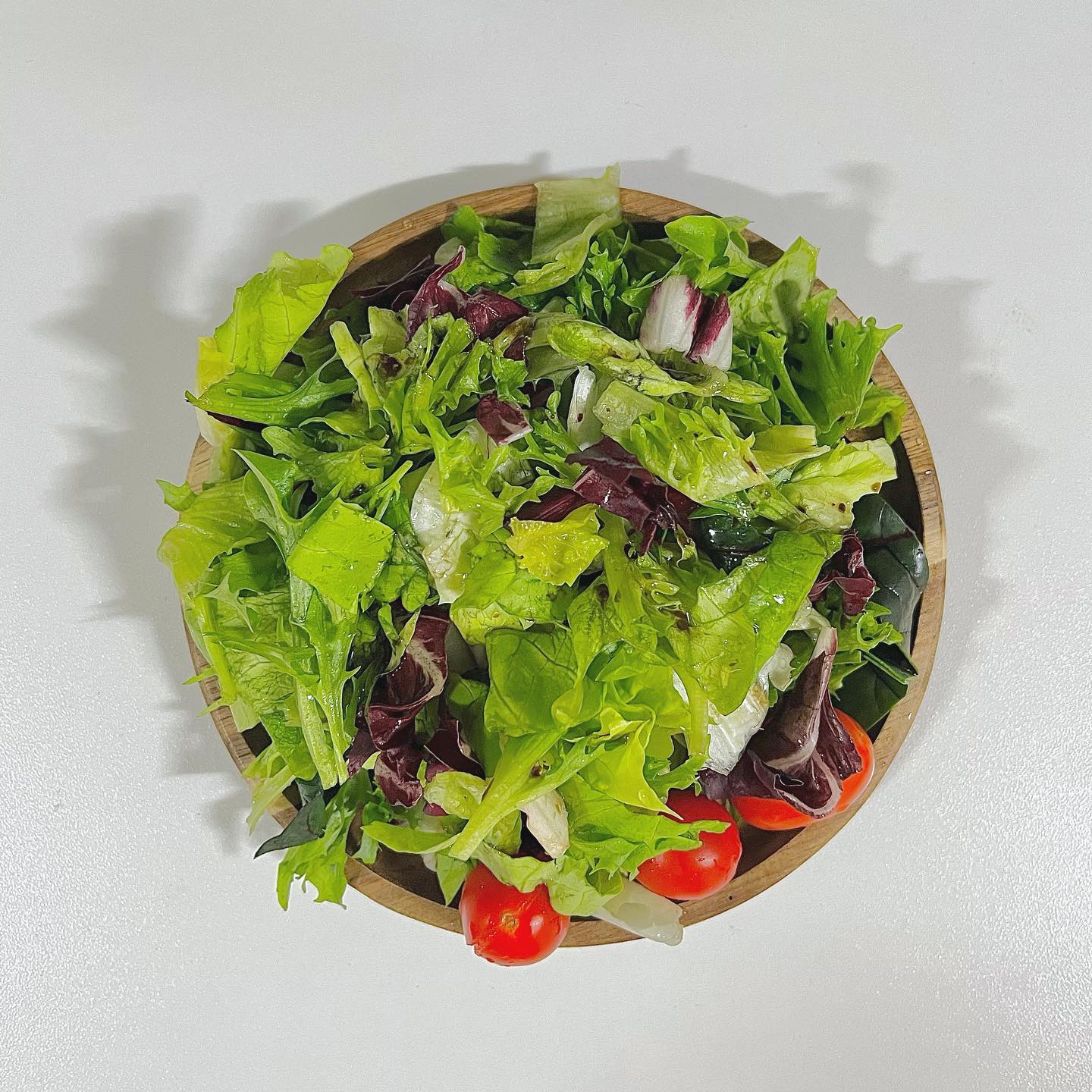 판다의 유러피안 샐러드

급하게 나가야해서 토핑도 못 올리고 샐러드만 먹은 점심🥲 
그래도 맛있었당☺️☺️ 

saladpanda_korea #샐러드판다 #판다그래퍼 #다이어트식단