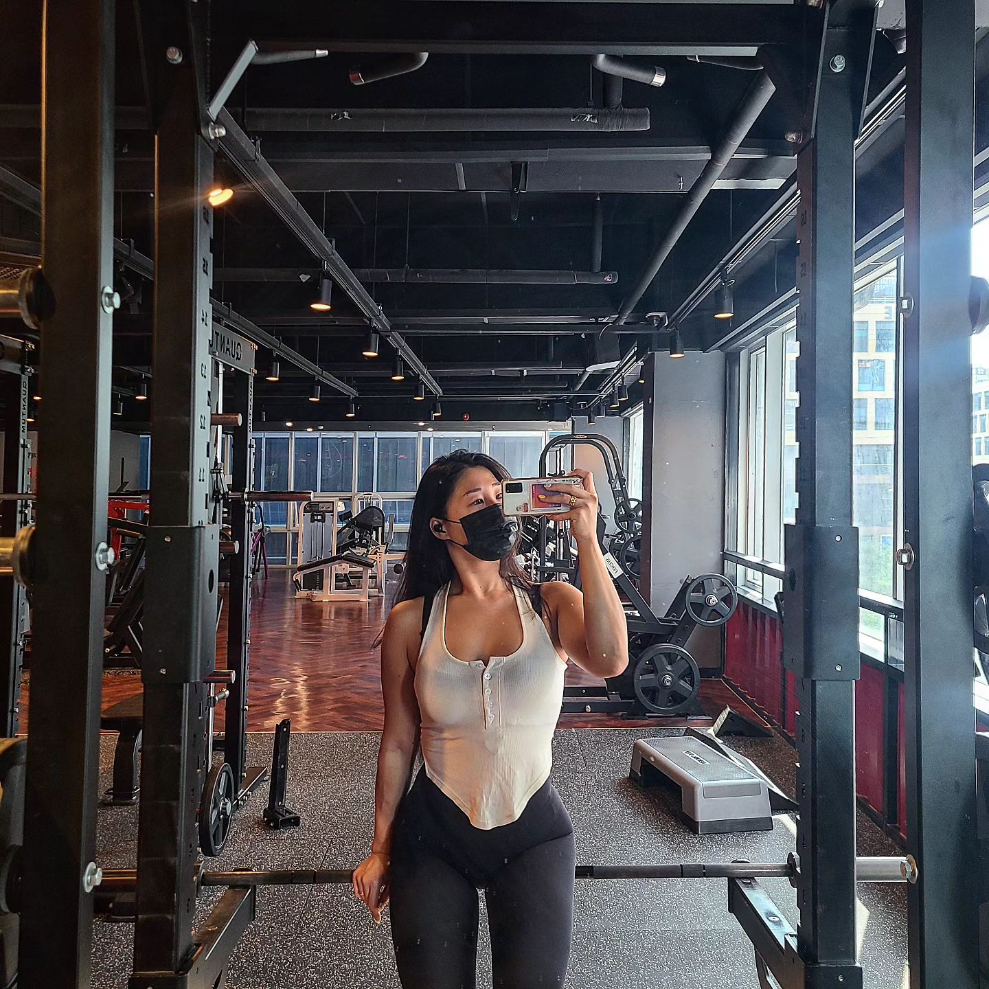 너무 오랜만에 운동이라 낯설다...
 
10월에는 여유가 있길바라며

그리고 더 이상 말랑해지지 말기
몇달을 노닥거렸는데 체지방 800g은
괜찮은거 같다고 합리화하고 못 입은 비키니
입고 놀러 가기전에 다시 쪼이기...다시어트

수진이가 언니는 요새 운동 못하면
스트레스 요즘 뭘로 푸냐는 말에
몇일을 생각해봤는데 나는 빵 폭식이었다
ㅋㅋㅋㅋㅋㅋㅋㅋㅋㅋㅋㅋㅋㅋㅋㅋㅋ
사람 사는거 다 똑같은거 아니겠어??
