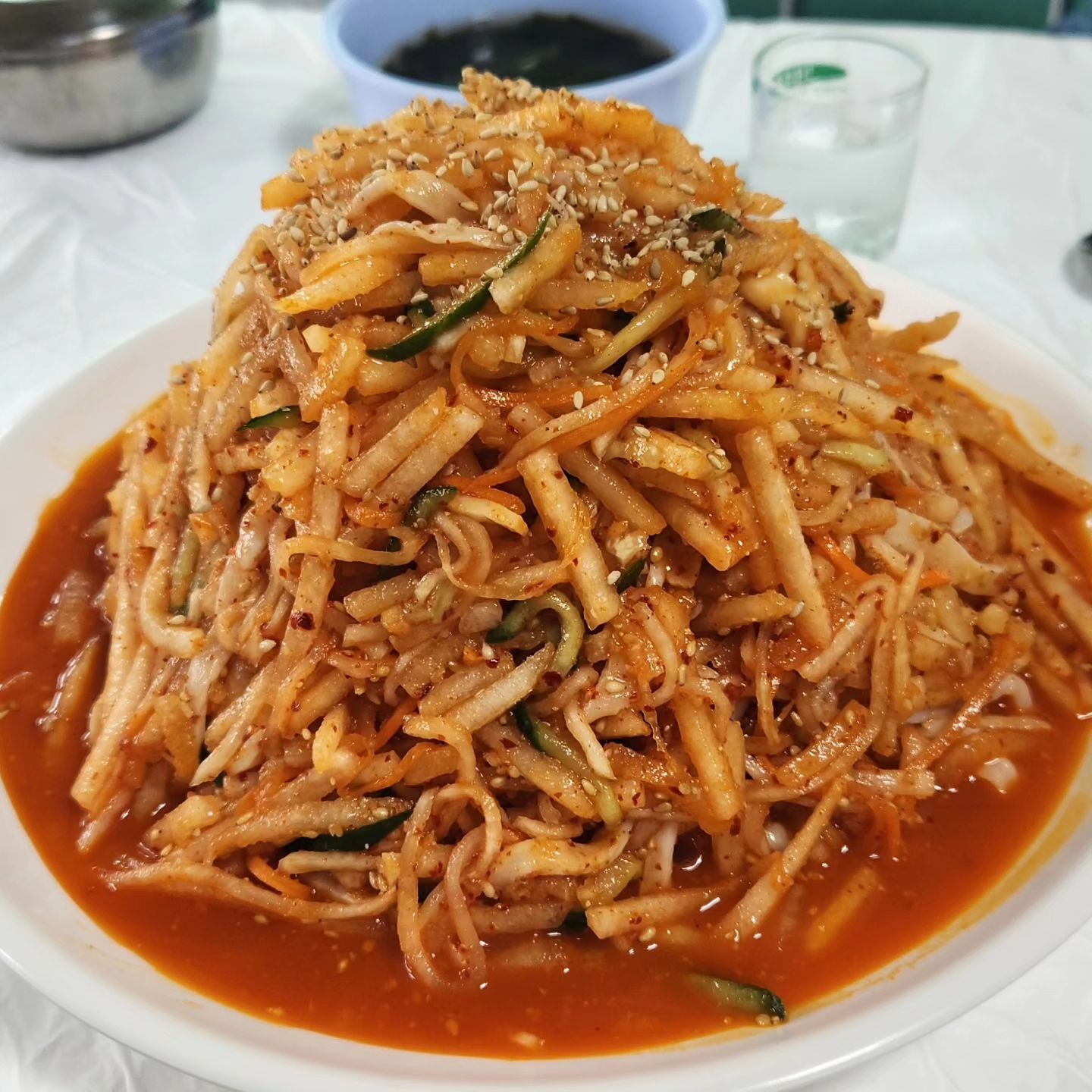 백종원님의 다녀가셨던 
철원물회 맛집가서 물회 한그릇하고..
집에와서 다음주 건강검진을 위해..
죽 만들기위해 오리 삶아서 한잔~~

#철원맛집 #물회맛집 #성환식당 #물회 #백종원유튜브 #JMT #오리백숙 #선팔 #먹스타그램 #맞좋아요 #맛스타그램 #인친
#언팔 #선팔하면맞팔 #언팔체크함