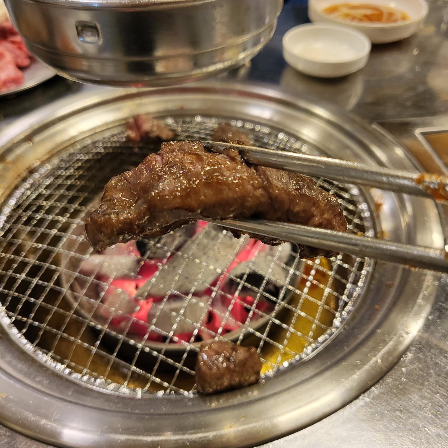 🍖 가성비 좋은 영등포 소갈비살 맛집 ‘황제오백소갈비살 영등포점’

🍖서울에서 이가격에 이정도 퀄리티 소갈비살 집 찾기 어려워요!

🍖양도 많고 가격도 착해서 너무 좋았어요!

🍖손님이 많아서 좀 불편할수 있지만 그정도는 감수할수있을정도의 맛집입니다!

🍖영등포에서 소갈비살 맛집을 찾으시는분들은 꼭 가보세요!

🍖위치 : 서울 영등포구 영중로10길 16

#영등포소갈비 #소갈비살맛집 #영등포맛집추천 #황제오백소갈비살 #먹스타그램 #서울고기맛집 #영등포역맛집 #소갈비살 #서울고기맛집 #먹팔해요 #먹팔맞팔환영
