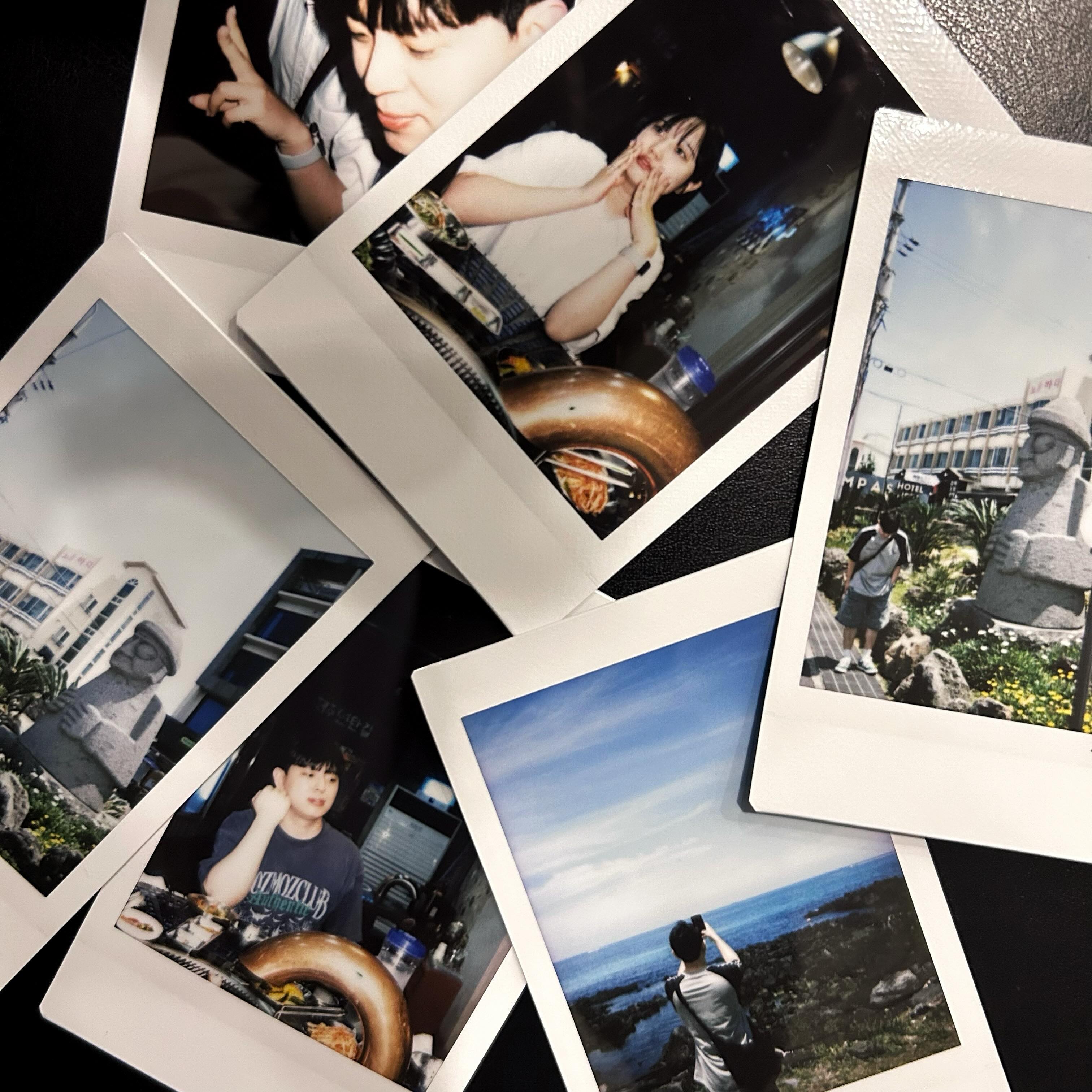 📸