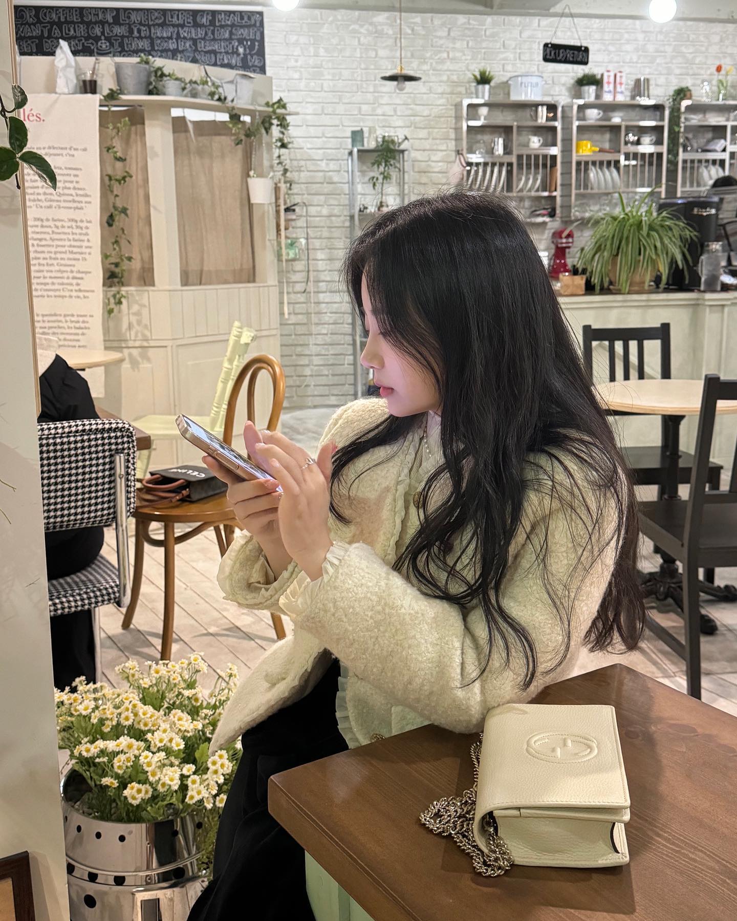 ⠀ 
3월 시오작
마젤토브 힘내브앙~.. 웃어브앙~ 🙃🙂✿