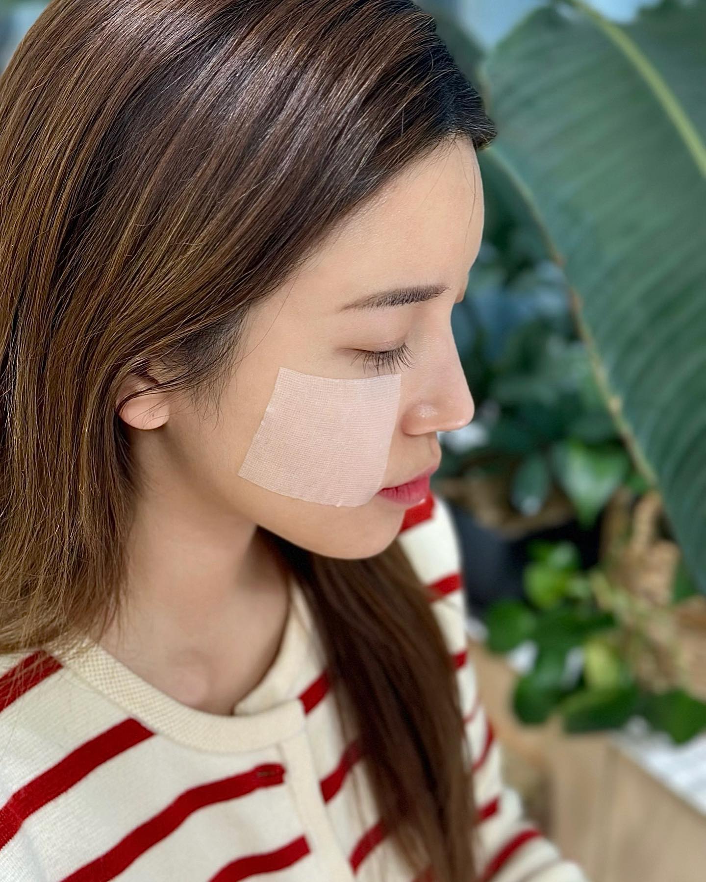 #협찬 
정말 피부 관리를 아예 안 하는 편인데
그나마 내 피부 관리 비결은 쌩얼 + #토너패드 가 아닐까 싶음
그렇게 여러 패드를 사용해보다가 정착한
#리더스코스메틱 #잡티흔적패드

히터 빵빵하게 틀어둔 학원에서
이렇게 붙여두고 10분만 있어도
피부색이 밝아지는게 보인다✨

쿠팡에서 로켓배송으로 만나볼 수 있는 #쿠팡추천템
(요즘 쿠팡 없이는 못사는 1인🙋‍♀️)

#토너패드추천 #잡티케어 #흔적케어 #닦토
#팩토 #쿠팡패드 #쿠팡추천템 #로켓배송