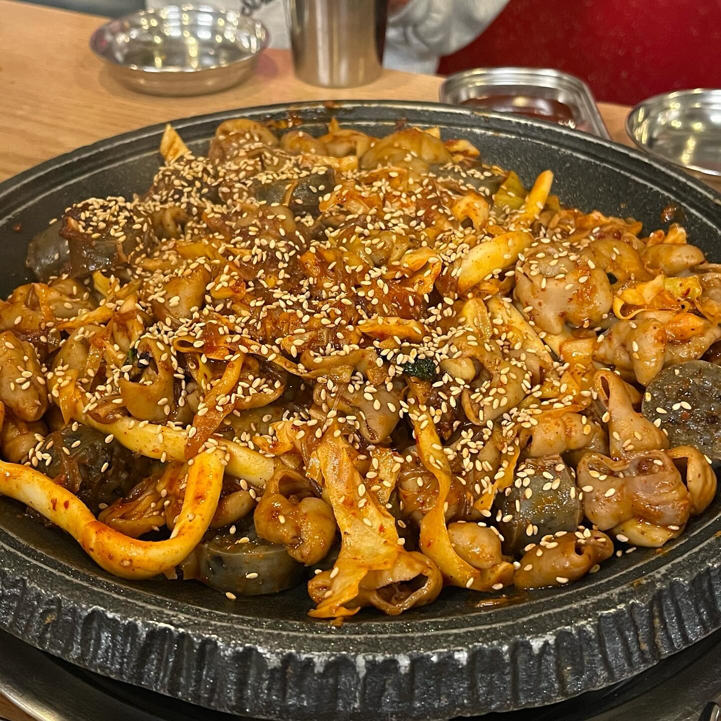 1. 보배곱창 꿀~맛 임산부배려모임🥹
2. 2차는 수플레 맛집 ❤
3. 배부른 나는 오빠랑 10시에 산책! 🌸벚꽃핀다ㅠㅠㅠ
4. 1시에 먹는 칰힌🍗
5. 보쌈져앙조앙
6. 잔디 할머니표 선물 💝 행벅한 잔디 👶🏻
7. n년째 말로는 100번 간 동구릉 진짜 방문😉

#동구릉 #과실원 #보배곱창 #가장맛있는족발 #구리맛집 #구리 #주말 #주말일상 #주말데이트 #인친 #팔로우 #인친환영 #소통 #맞팔해요 #맞팔환영 #임산부그램 #임산부 #임산부소통