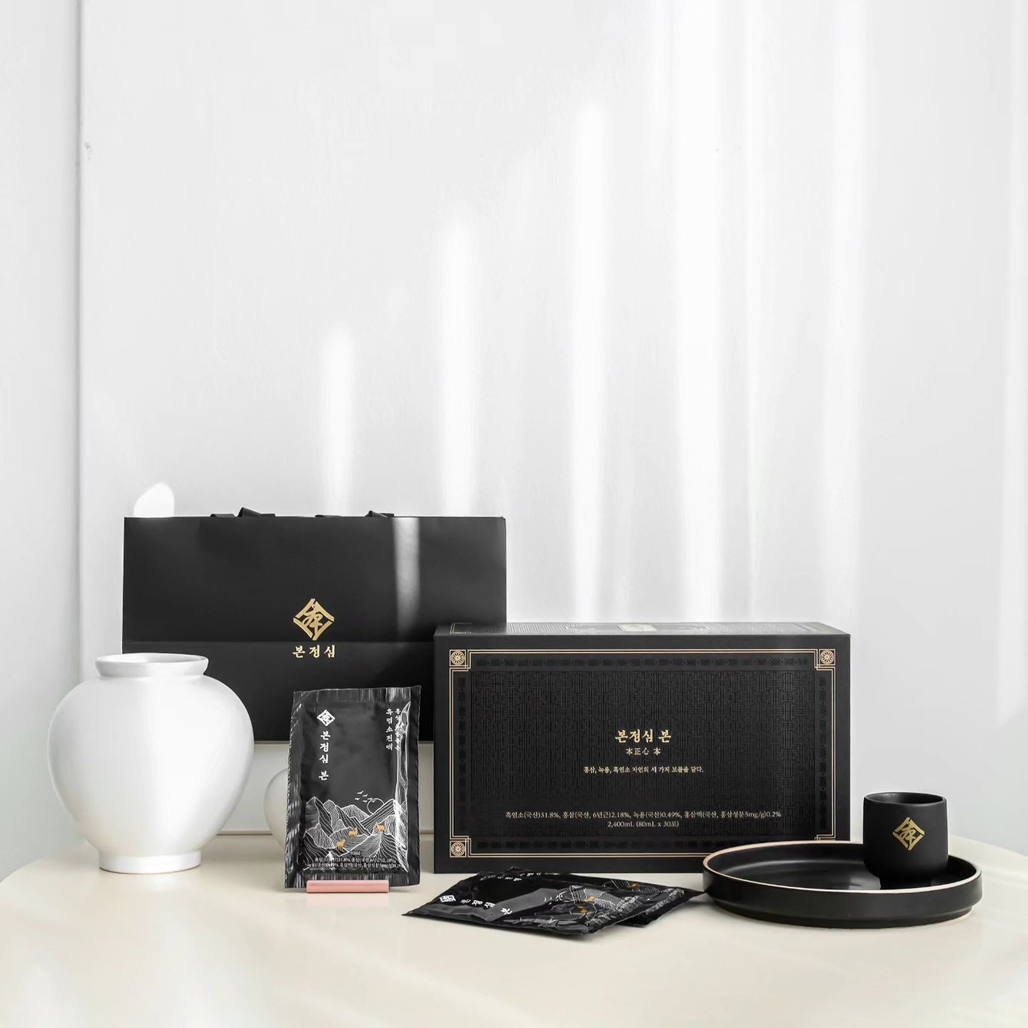 #광고 설 명절선물 준비하셨나요?

제가 이번에 알게된게 있는데요. 
원물의 함량이 낮으면 보통 고형분이나 추출물 이런식으로 표현한다고 해요. 

✔️본정심 흑염소진액은 등급이 가장 높다고 볼 수 있는 동물복지 자연방목 암흑염소를 사용했는데요. 

✔️원물 자체의 함량이 높아서 고형분이나 추출물로 표시하지 않고 흑염소 원육 함량 31.8%로 표시했라고요. 

원물 함량이 높기 때문에 흑염소진액 고형분이나 추출물에 대한 표기 없이 정확한 원료 함량만을 표기한다고 해요.

✔️그리고 또 하나의 사실!
흑염소진액 고를때 아라키돈산이 제대로 추출되었는지 잘 살펴볼 필요가 있어요. 

✔️추출방식도 효소추출공법으로 열수추출공법 대비 7배의 아라키돈산이 추출되었다는것을 알 수 있었어요.

✔️거기다가 6년근 홍삼과 분골포함 생녹용까지 주원료로 사용되었고 28가지 엄선된 부원료로 알차게 담았더라고요.

그동안 흑염소진액이라고 써있으면 다 좋은줄 알고 구매했던 제가 무지했다는 생각이 들었답니다. 

가격은 다 거기서 거긴데 기왕이면 좋은 재료로 제대로 추출한 흑염소진액을 구매하는게 이득이지 않을까요?

이번 설 명절선물세트 준비 못하셨다면 추천드리는 또하나의 이유는 흑염소진액 한세트 구매시 할인혜택과 더불어 18k골드 도자기잔과 고급쇼핑백까지 증정이 되서 품격있는 선물을 할 수 있겠더라고요. 

선착순 할인 쿠폰도 있으니 혜택 놓치지말고 얼른 구매하세요.

➡️ bonjungsim

#흑염소 #흑염소진액 #흑염소즙 #흑염소엑기스 #흑염소액기스 #건강즙 #