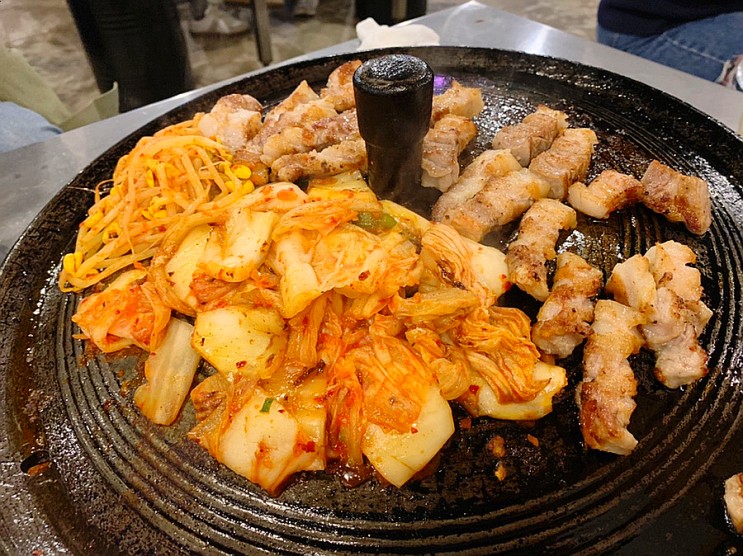 [포항맛집] 솥뚜껑 삼겹살, 고기는 언제나 옳다 ! !장성동 "목구멍"