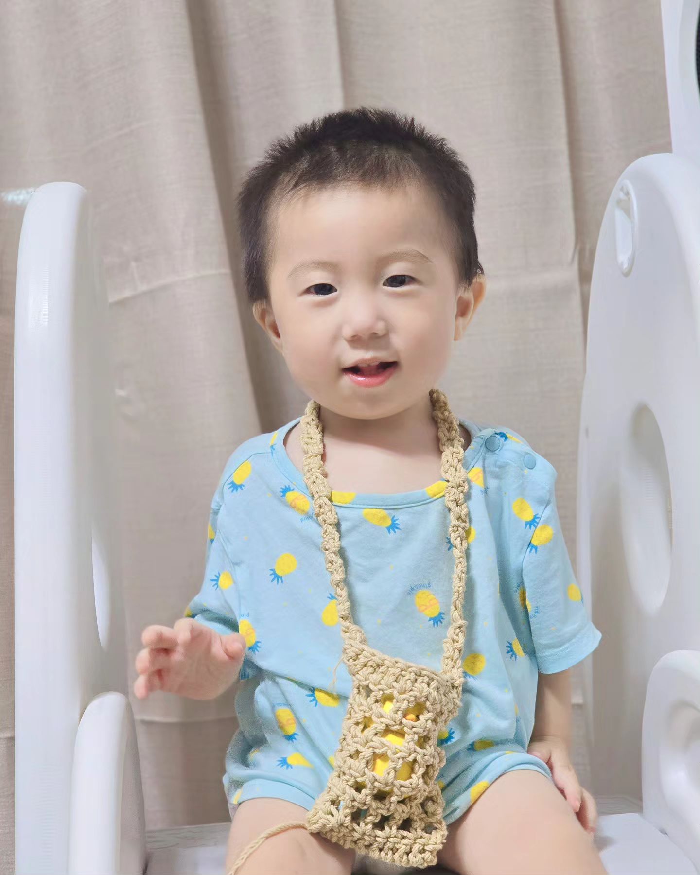 #코바늘 #아기가방 

실처리 전이지만 !  남은 실로 아기버전 미니백🥰

병아리 쏘옥 넣고 돌아디니는 쭌이🤗 엄마랑 커플커플