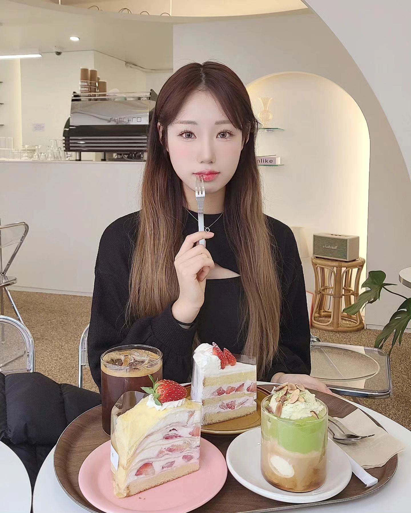 검정 옷 진짜 오랜만에 입음
