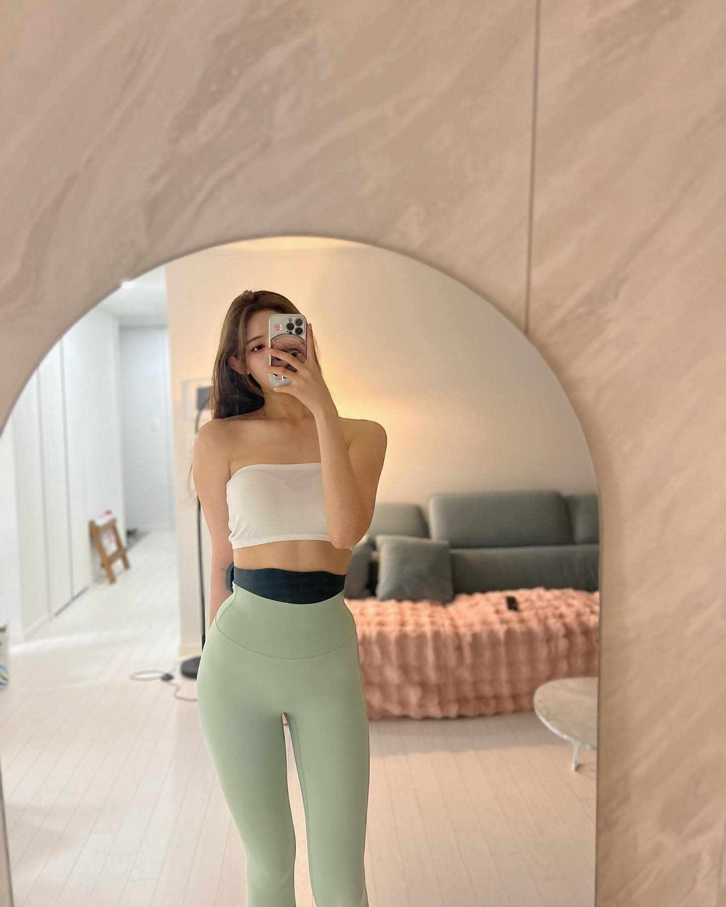 #바리바디 #바리바디슬림벨트 #EMS마사지벨트 #다이어트 #EMS다이어트 #운동 #협찬 barybody_offical

내 cute한 똥배 세상구경 아니 세상사람들이 구경 .. 🐷ㅋ
술좋아하고 음식좋아해서 항상 귀여운 배짤 장착하고 있지만
복근운덩? 그게 몬디? 해본적 없는 샤람 …. 이쯔미ʕ·͡ˑ·ཻʔ!!!
근데.. 그냥 벨트 차고 있으면 복부운동이 된다니 …. ㅠ 
세상 너무 좋지 않아요 ?????? …… 
뜨뜻한거 좋아하는 저에게는 온열기능도 왕쨩쿵 🤍