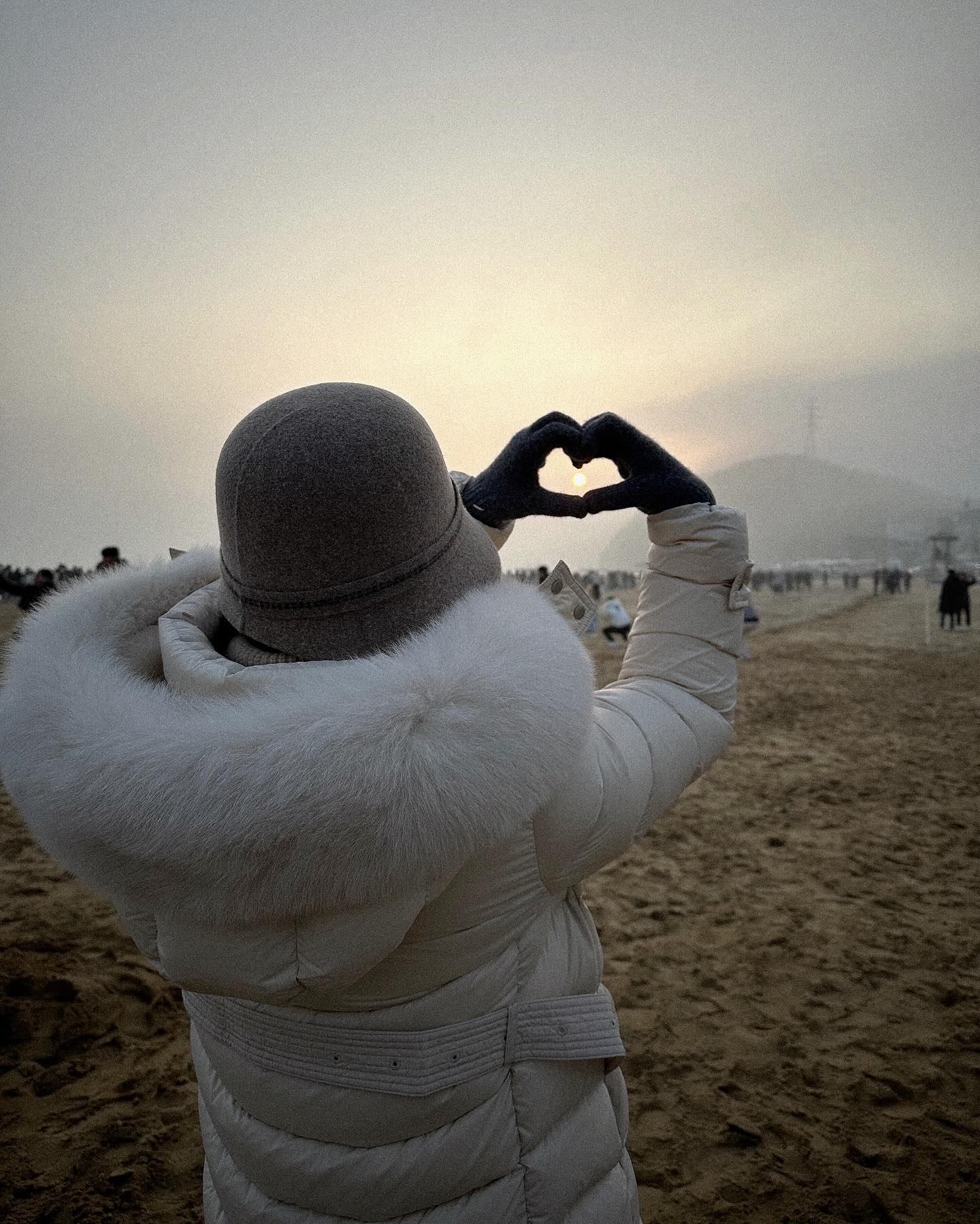2024 일출,🌞 요 놈 잡았다 ! 🫶🏻
새해 첫 일출보고 좋은 기운 잔뜩 - 받아가요 🤍
