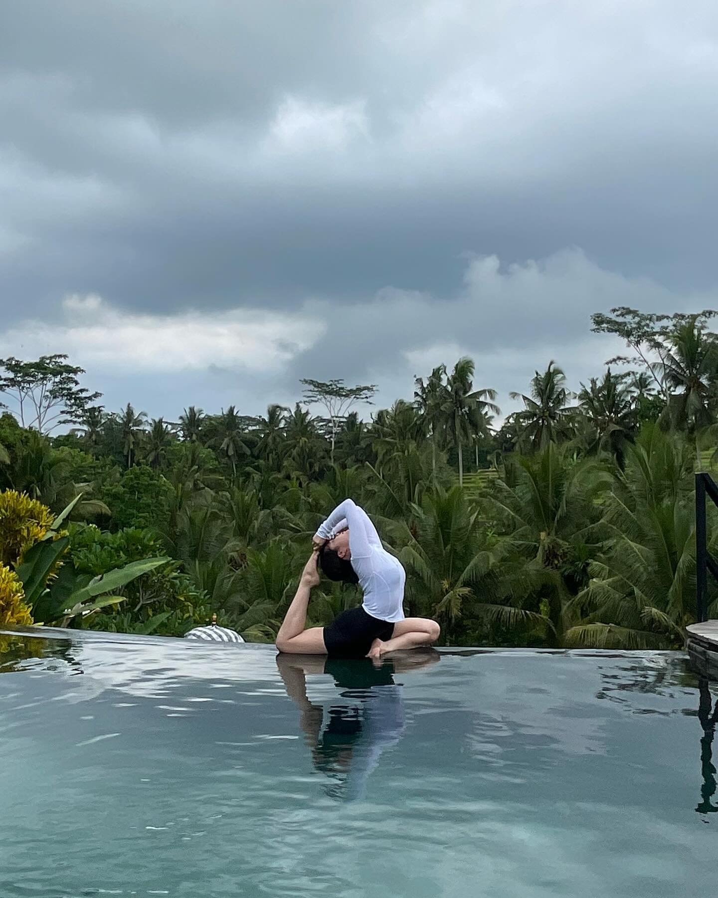 지도자가 된다면 더 깊게 요가를 이해하고 폭넓게 배울 수 있지 않을까하고 도전중입니다~

#yoga #yogalife #yogini #yogagrams #yoginigram #요가 #요기니 #요가수련 #요가스타그램 #요기니그램 #발리요가 #yogabali
