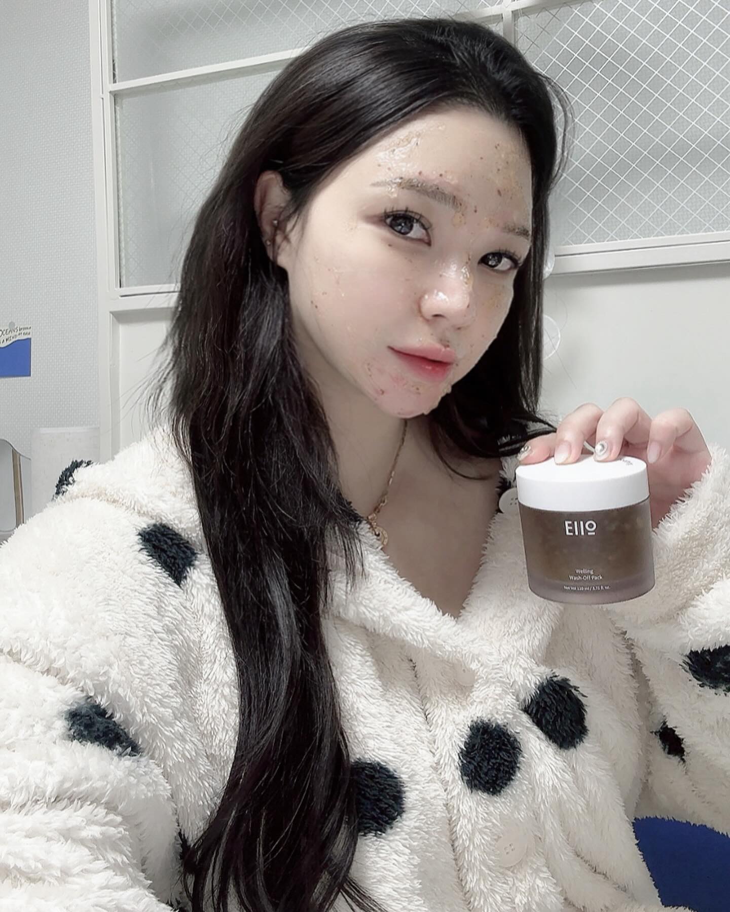 #협찬  eiio_official

젤 제형의 즉각 쿨링, 쿨링 지속, 높은 수분감, 수분감 지속덕분에 요즘같은 날씨에
건조함이랑 붉은기 한번에 해결❤️❤️

패드나 시트 마스크의 원단 마찰, 증발되는 수분감에 의한 피부 건조감이 없어요!

울긋불긋한 피부 단번에 진정

12월 올영세일 기간 : 11/30 ~ 12/6 (6일간)
* 가격 : 정상가 38,000원 → 올영세일 행사가 22,420원 (41%) 만나보기‼️

#워시오프팩 #열감진정 #올영진정팩 #열감피부 #워시오프팩추천 #올영세일 #올리브영 #환절기 #진정팩 #피부진정