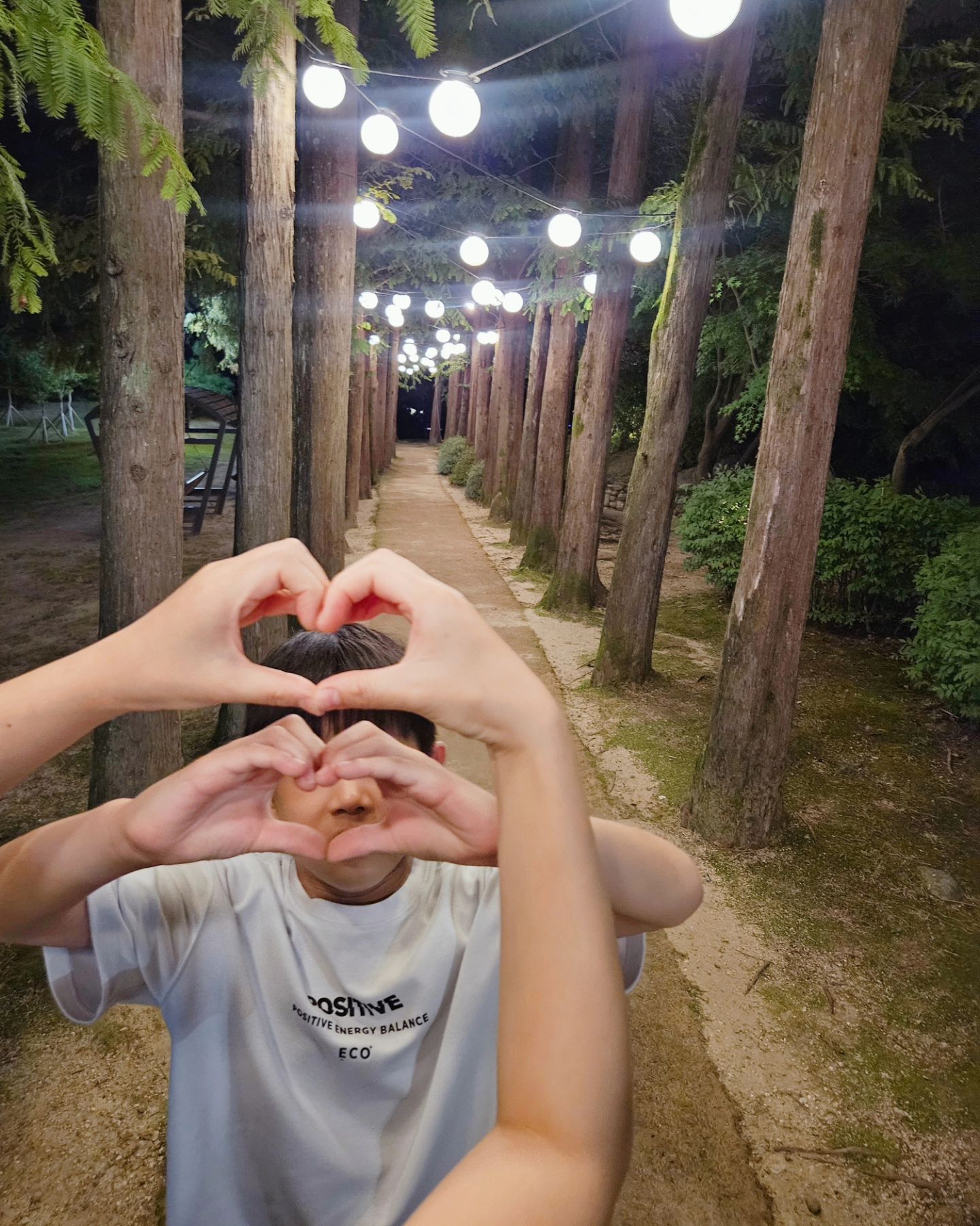 야밤에 나들이🫶
애기때 생각난다고 안고찍고싶다는 애비.
우리 환이 많이 컸구나 :)