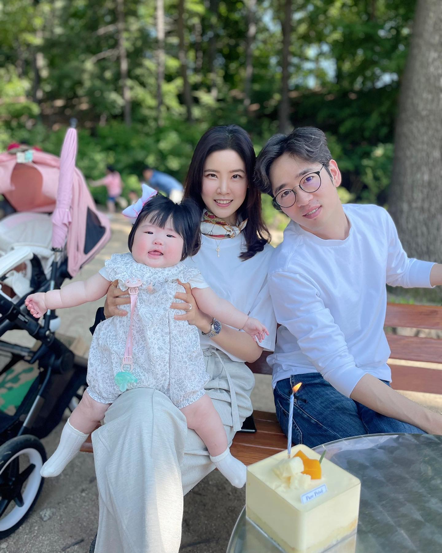 희원이 가족과 서울승마클럽내 위치한 초대형 카페 파크프리베
그늘에서 놀다가 저녁까지 함께 💚

생일도 미리 축하해주고 
👶🏻안아주고 사진도 잘찍는 hee1hae 💚

#오늘도잘놀았다 
#의정부카페 #파크프리베 #아기랑갈만한곳