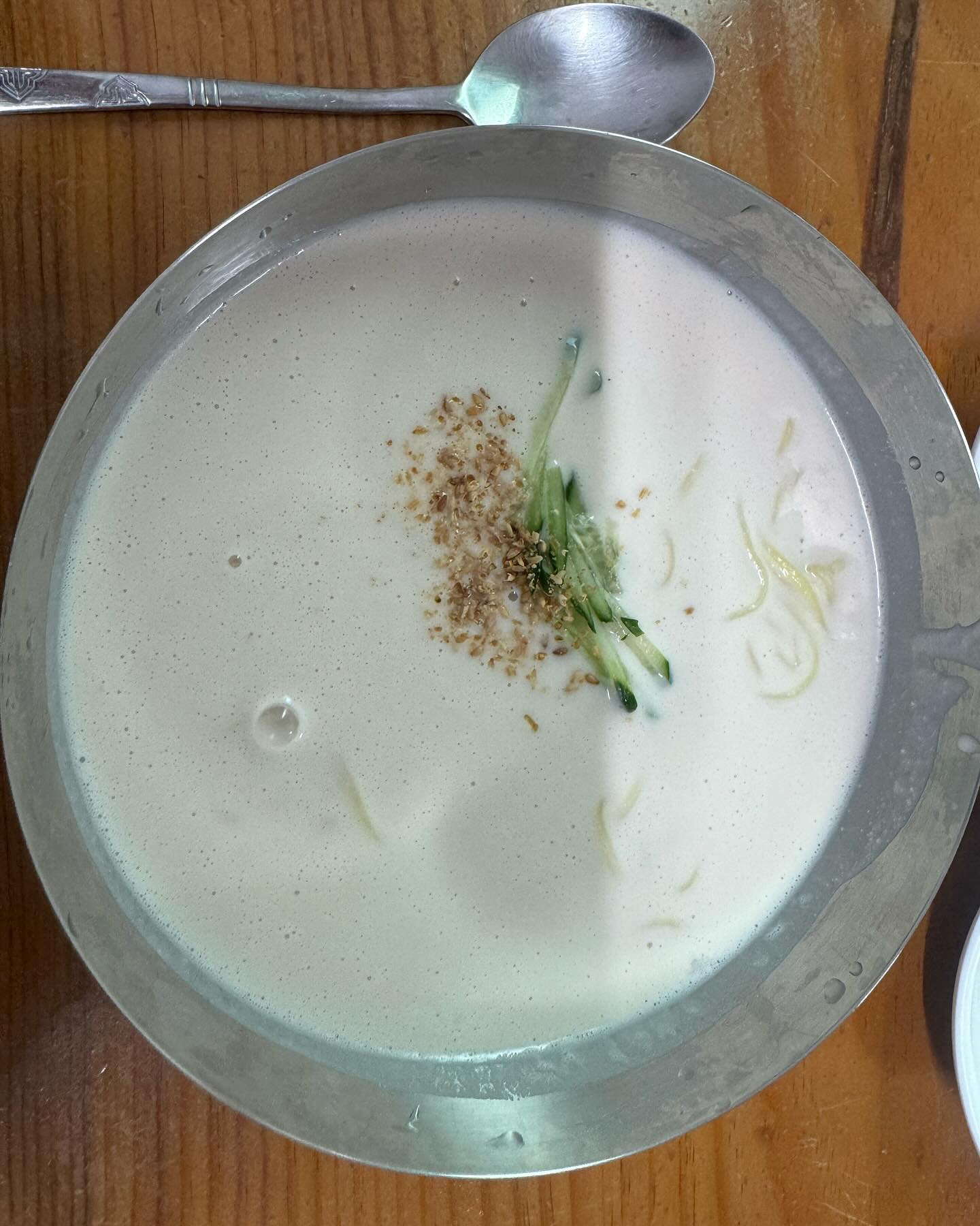 창원 마금산온천 맛집 산미식당 땅콩콩국수 맛보기!!!
땅콩을 갈아서 넣어 너무 고소하고 맛있음!!!

#창원맛집추천 #마금산온천맛집 #산미 #산미식당_땅콩두부 
#산미땅콩콩국수 #땅콩콩국수 #특허제품🏅 #맛스타그램😋 
#서이추환영❤️ #서이추🌸 #맞팔해요😘❤️ #맞팔환영💕 
#창원국수맛집 #마금산온천단지 #마금산맛집 #천마산맛집
