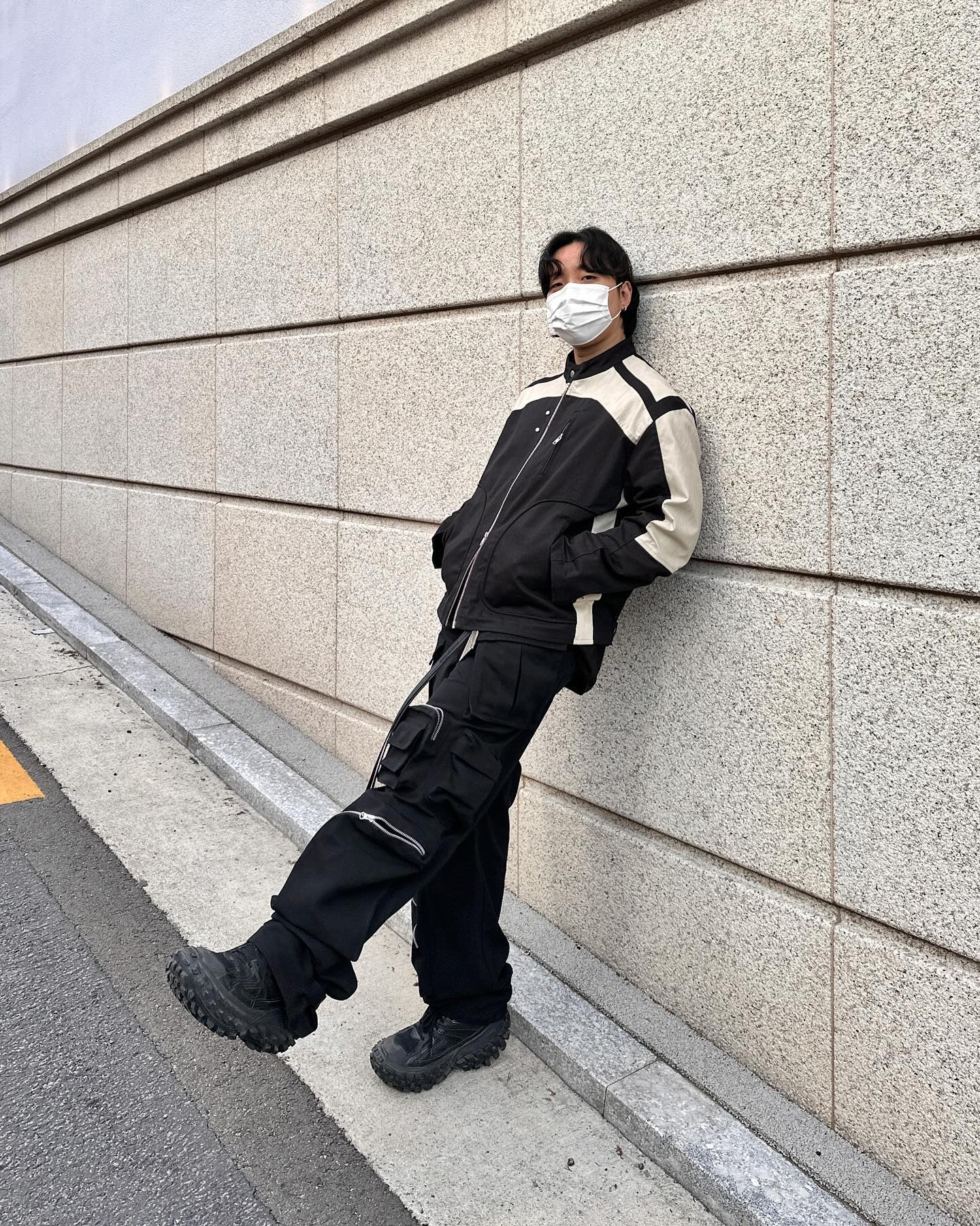 부릉부릉🏍️💨
.
.
.
👕 Top : roaringrad 
👖 Bottom : nonnod.corp 
👟 Shoes : balenciaga 
⛓️ ACC : manhattanpr_official