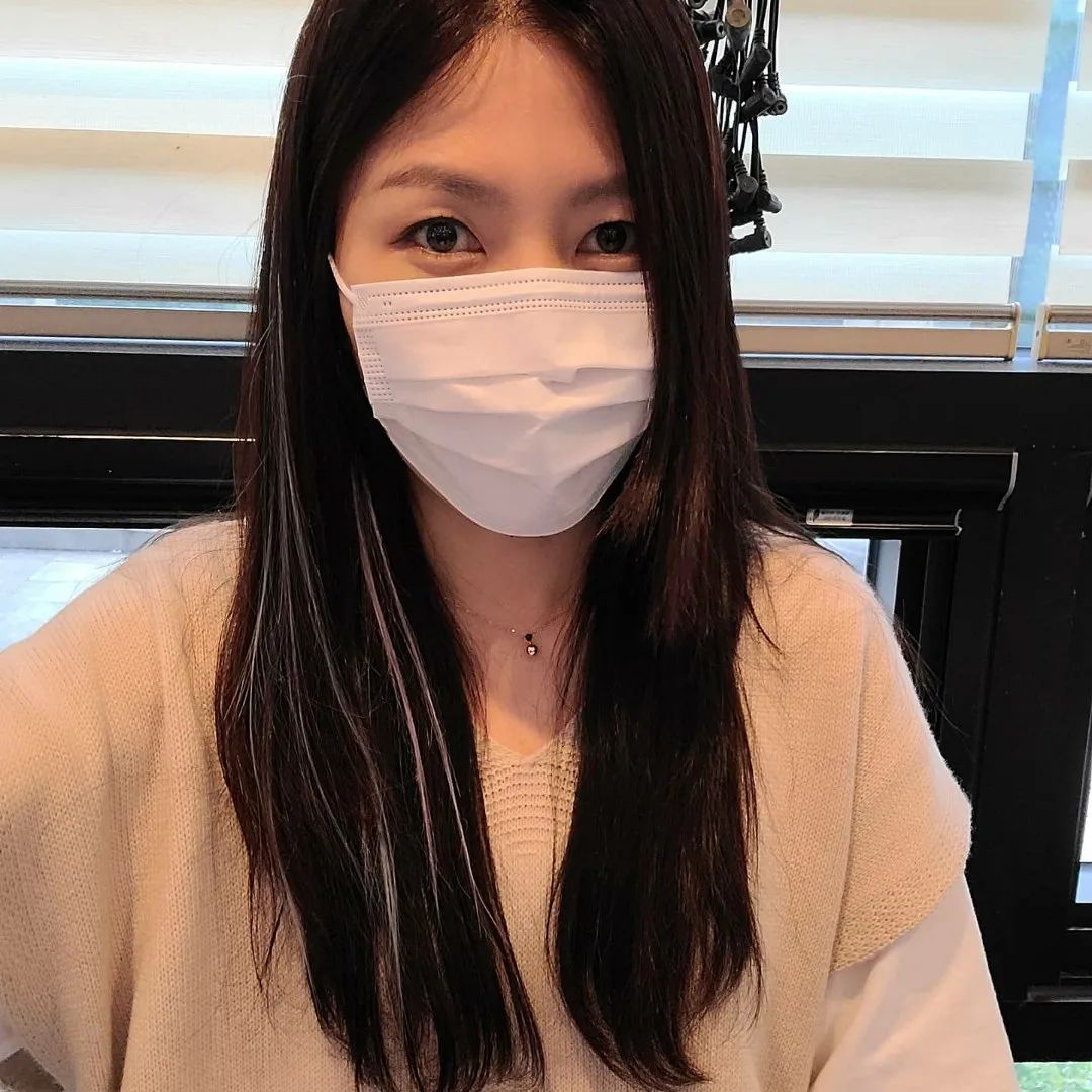 브릿지를 넣고싶어 여쭤보니 이런너낌이라며 미용실원장님이 살짝 비교해주심 ㅎ 
해봐도 되겠남요? 

#브릿지붙임머리 #붙임머리전문샵 #가닥붙임머리 #헤어스타일그램 #브릿지붙임머리잘하는곳