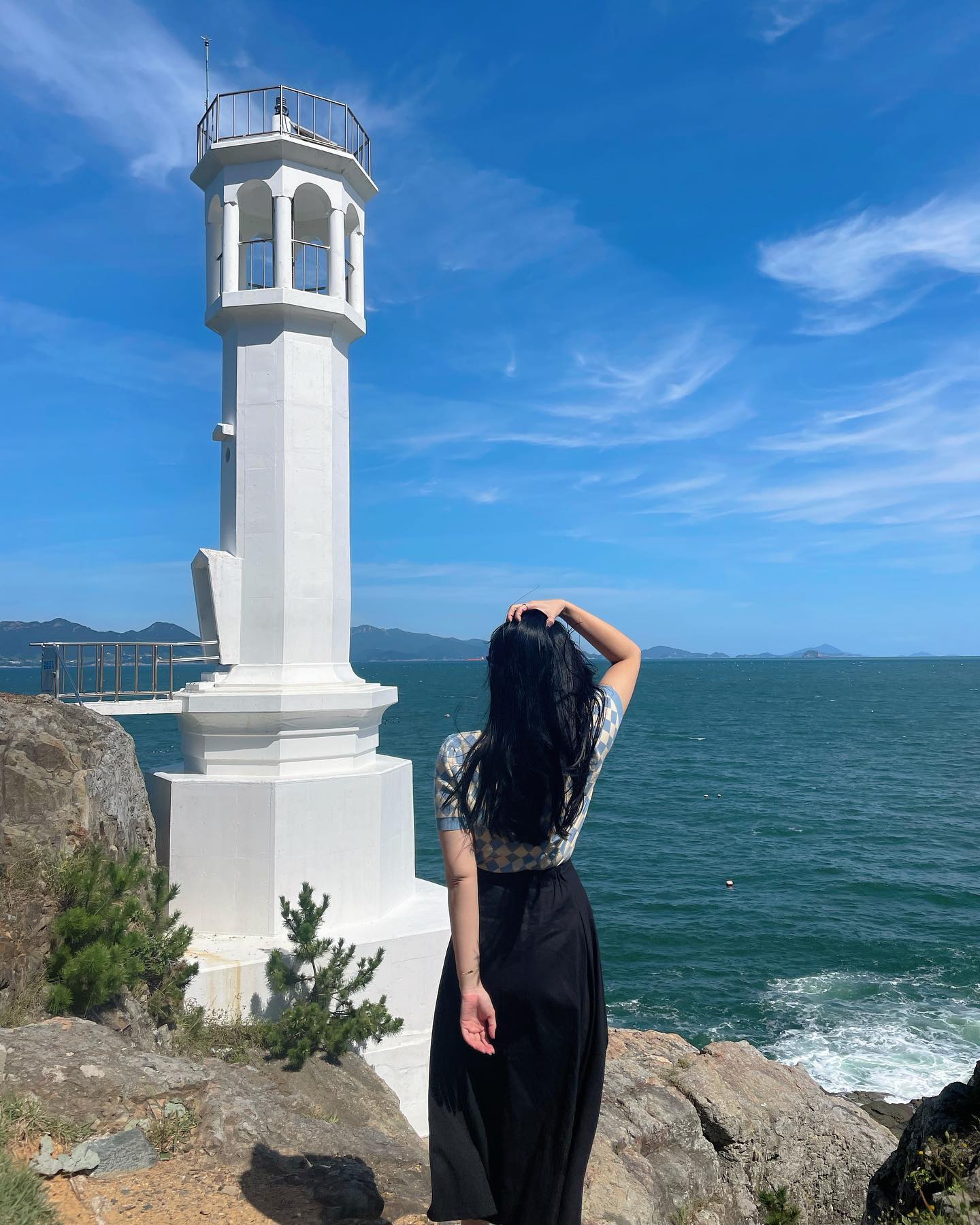 그림같은곳🎨

🌷큰끝등대[여수]

📍전남 여수시 돌산읍 평사리 산1-1

💛찾아가기 어려운곳 도장깨는 느낌.. 
일단 주소를 찍고 가서 길가에 주차 후 
사유지쪽 말고 왼쪽에 숲길이 있는데 첫번째 숲길로 쭉 따라가다 보면 만날수 있는 아름다운 장소
저는 구두신고갔다가 발이 아팟지만, 그만큼 너무 아름다워서 오래 있다오고싶은 그런곳 

🚙주차장 갓길