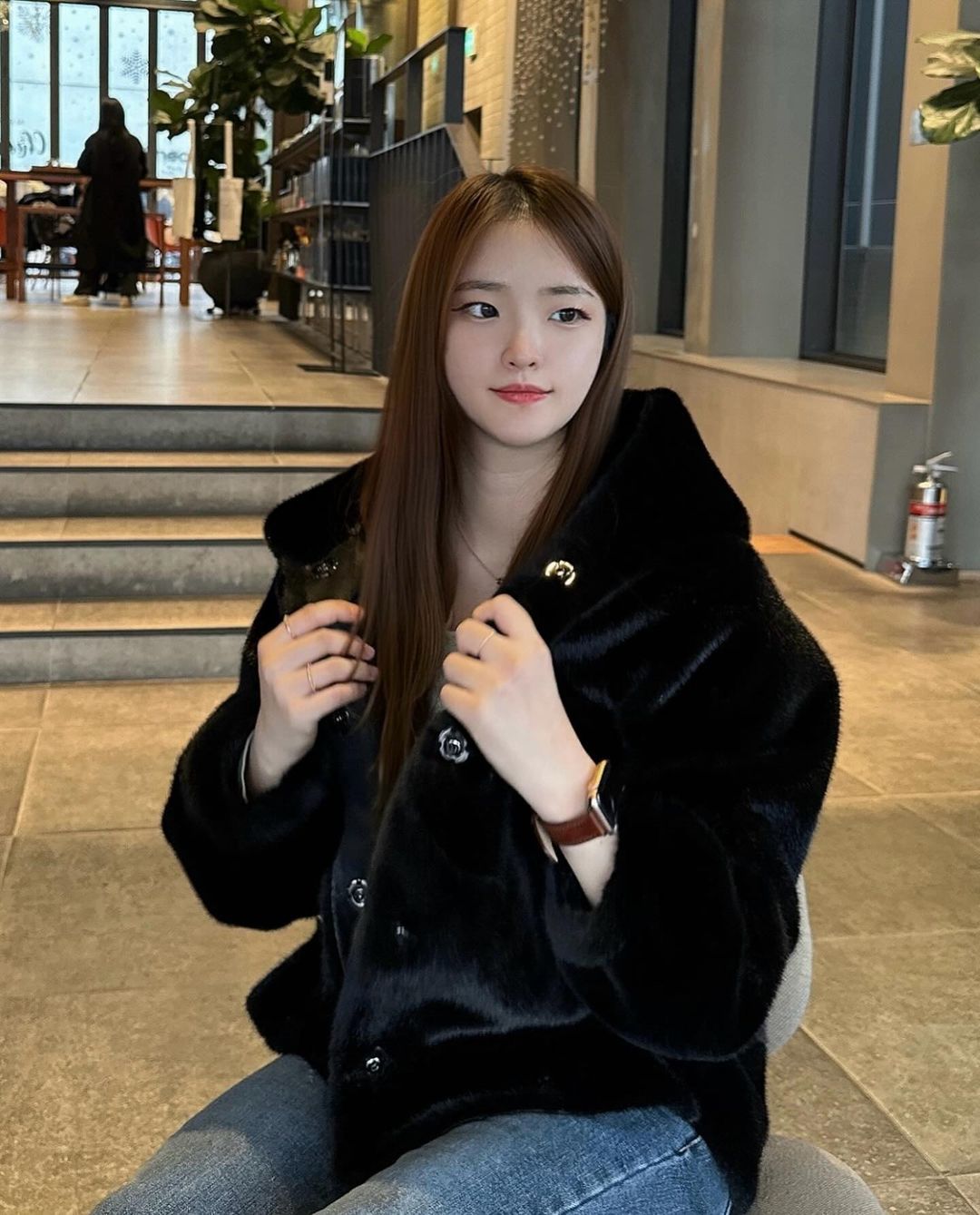 로이드 애플워치 가죽 스트랩 🤎 믿고 사는 로이드 답게 완성도 높은 고급마감 으로 마감의 퀄리티가 완벽한 스트랩 ! 연말 선물로 어떠실까요… | Instagram