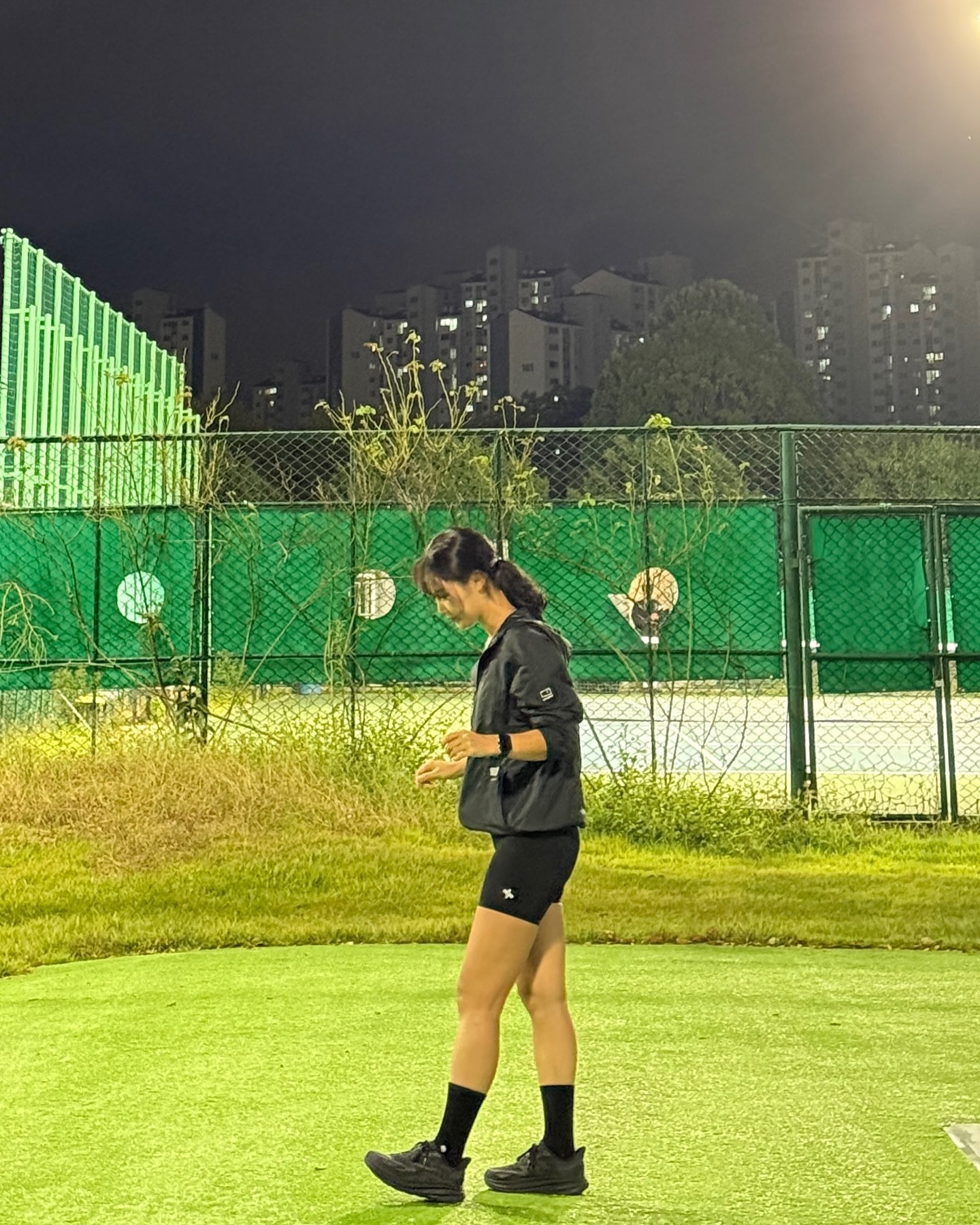 #협찬 한국 돌아와서 클리프톤 테스트 겸 첫 러닝해부러쓰
이상근 진짜 줘패고 싶을 만큼 삐그덕 거리네
우측 골반 올라온거 어떻게 하면 중립을 찾아갈지??
_ 10km 강변 러닝

캐치삭스에서 쿠션 스포츠양말 신고 뛰어봤는데
첨에는 헐렁한 느낌이다가 신다보니 발에 딱 맞아지는 느낌이 들었음
오늘 뛰면서 발에 열이 찬다는 느낌도 없었고
꽤나 괜찮은걸?? 선물용으로 구성해서 1박스에 4컬러 세트
쿠션을 잘라서 양말에 사용했데요 추우천👍🏻👍🏻
이번 대만 여행에서도 신어줬고 로고 짱 귀여윰>_<
catchysocks 
#캐치삭스 #스포츠양말 #여자스포츠양말 #레깅스 #러닝 #산책 #헬스