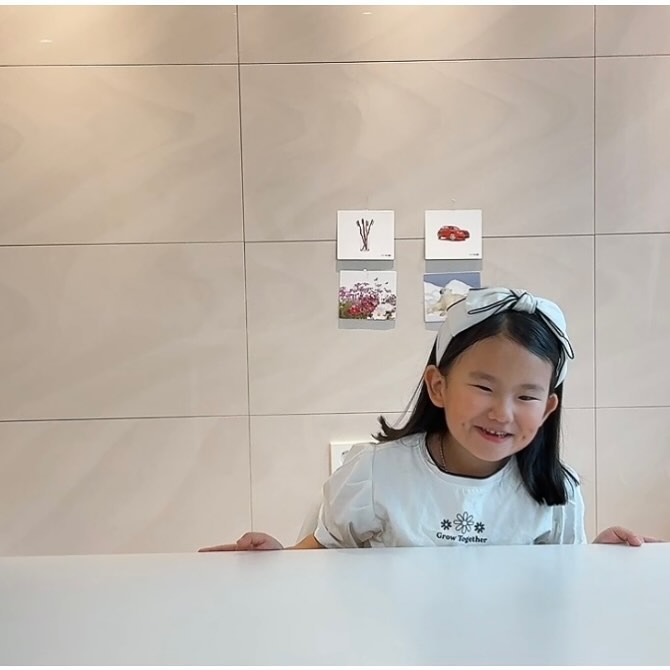 백만불 보조개🫶🏻
언제이렇게 컷지?