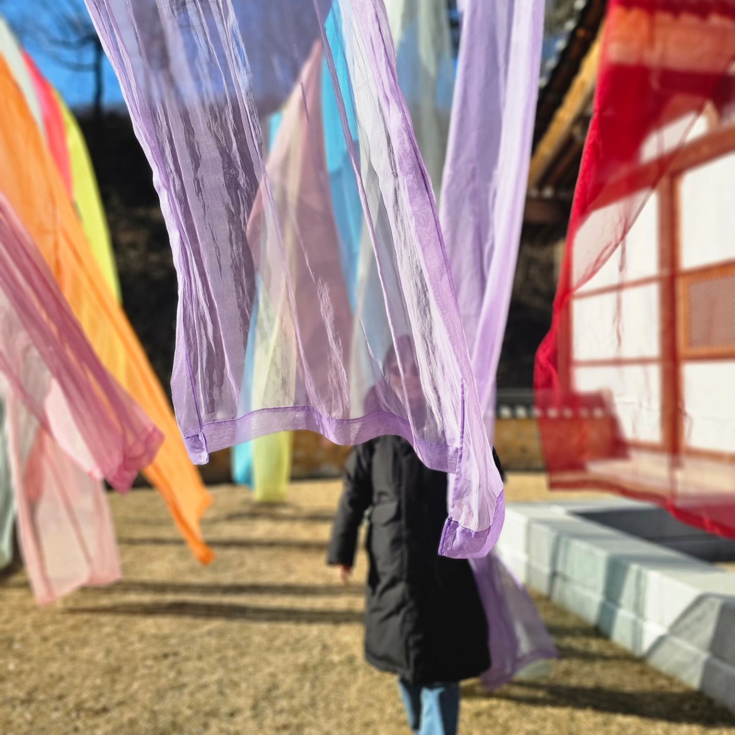 #k문화테마파크 #영주선비세상
한지촌, 한글촌, 한옥촌, 한복촌, 한식촌, 한음악촌 6개 테마를 기반으로 전통을 현대적으로 재해석하여 선비정신을 폭넓게 체험할 수 있도록 만들어놓았어요.

볼거리 체험거리가 많아 이야기꽃이 피어나게 하는 복합문화공간인데요.
포토존이 다양해 사진찍기 좋은 곳같아요.

하루종일 즐길수있는 곳

#경북영주가볼만한곳 #경북영주여행 #영주핫플 #영주여행
#선비세상 #영주체험 #아이와함께