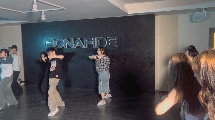 아니쥬 터챠 삐보이
🧠 choe_jin_sung 

#jinsungchoreography
