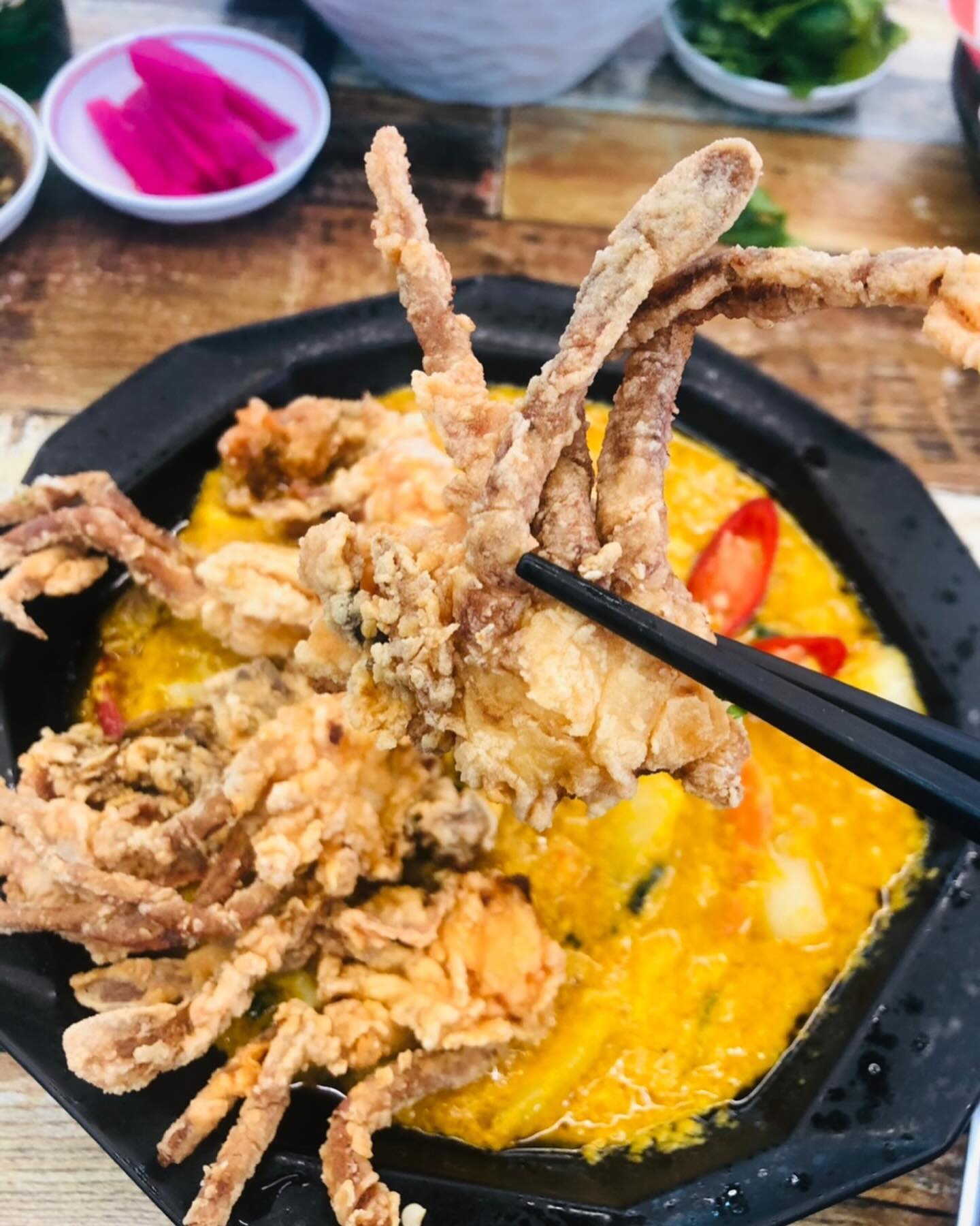 나이쏘이 강남점

새로운 음식이 먹고싶어 찾은
나이쏘이 강남점!!

음식이 완전 내스타일!!
태국 음식 처음이신분들께 추천
예전에 태국에서 먹었던 갈비쌀국수가 생각나서 다녀왔어요!

동남아 음식에 거부감이 있었는데 나이쏘이 방문 후 싹 사라짐. 완전 입맛에 딱 맞음
태국음식에 눈을 뜬 느낌!!
베트남쌀국수 덕후인데 이번에 처음으로 #나이쏘이 태국쌀국수를 먹어보니
베트남쌀국수는 이제 안녕~ 
나는 이제 나이쏘이 쌀국수 덕후! 

먹어본 태국 쌀국수중 가장 맛있어요 ㅠㅠㅠㅠㅠㅠ💕💕
재방문의사 100프로🔥🔥
단골인데 매장이 많아져서 집 가까운데도 매장이 생겼으면 좋겠어요😂😂
베트남쌀국수 보다 깊이있고 입맛에 잘 맞는 게 신기해요!

위치는
서울시 강남구 강남대로102길 11, 2층 여기에요!

naisoi_official

#광고 #나이쏘이 #태국쌀국수 #강남역쌀국수 #태국요리 #갈비쌀국수 #타이음식 #강남맛집 #쌀국수맛집 #저녁메뉴 #점심메뉴 #나이쏘이갈비국수 #타이푸드 #쌀국수 #팟타이 #먹스타그램 #맛스타그램 #똠얌꿍 #태국 #강남역맛집