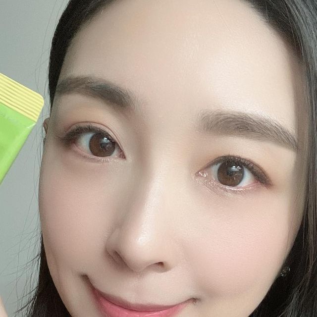 해니 on Instagram: "#광고 @mymomn.official 바나당 다이어트🙂 체지방CUT, 탄수화물CUT, 식후혈당CUT 3중컷에 쾌변까지 더한 제품으로 다이어트 부스터에 최고!👍👍 스틱으로 되어있기 때문에 휴대
