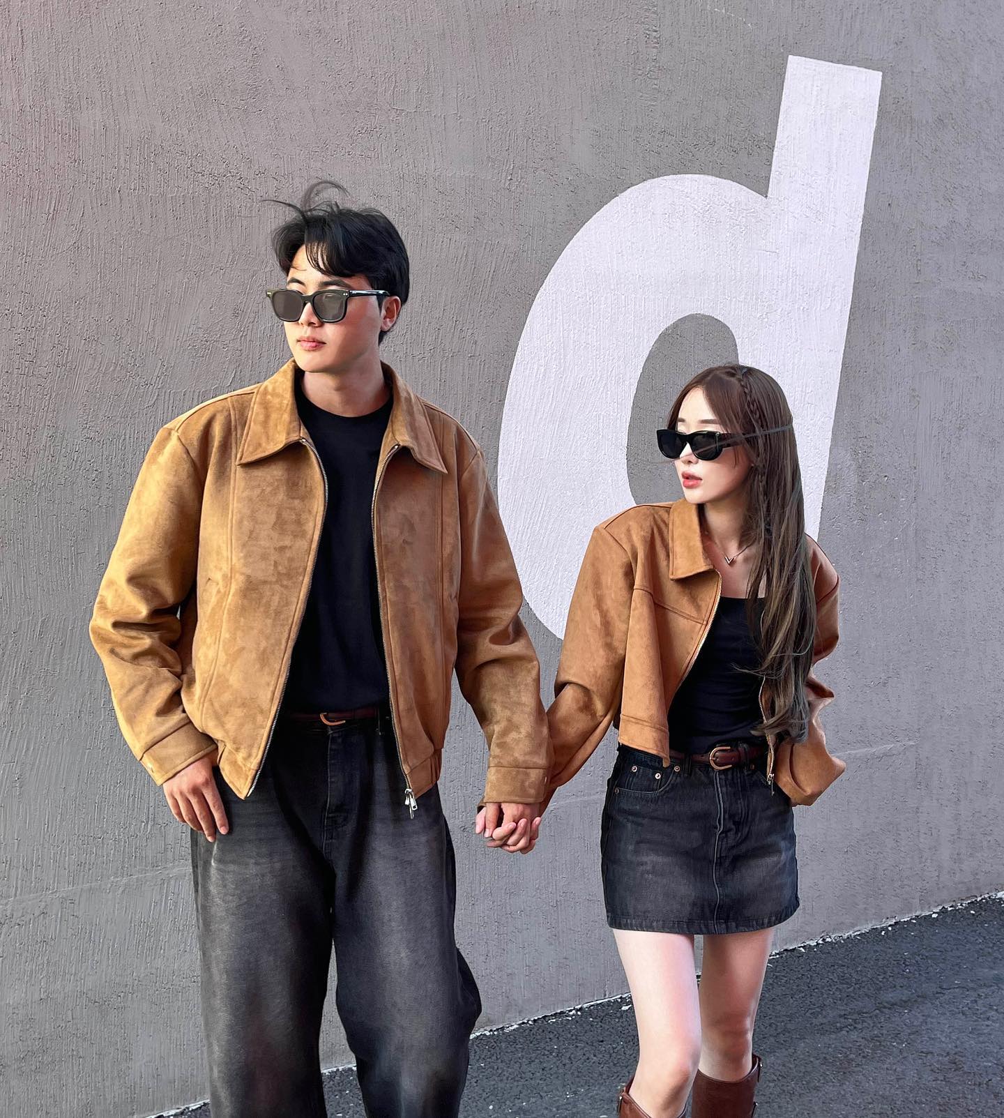 벌써부터 주문 대박인
이번 가을 제주 커플룩🥹🧡
모두 업뎃 완료 되었지요🫶🏻

#가을커플룩 #커플룩 #데이트룩 
#엄라이브