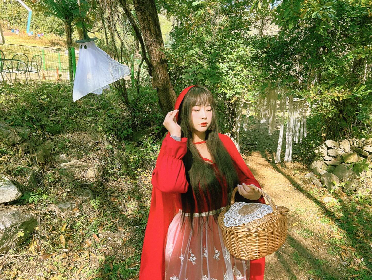 #빨강망토 #컨셉촬영 #컨셉사진 #에이프런 #숲너울 #카페  #셀프사진 #아이폰사진 #아이폰 #삼각대샷