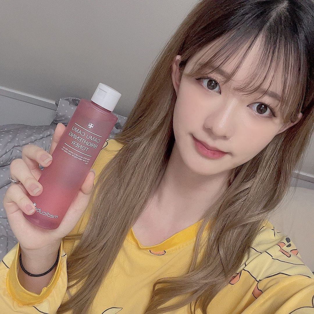  “#협찬 이라 하는 말이 아닌 진짜 써보고 느낀 후기!! 메디큐브, 항상 느끼는거지만 어쩜 이리 잘 만드는지!! 믿고 봅니다🤍 . . . #메디큐브 #광고 #카무카무잡티세럼 #카무카무잡티토너 #피부하얘지는법 #미백세럼추천 #근본적인미백케어 #세럼…”