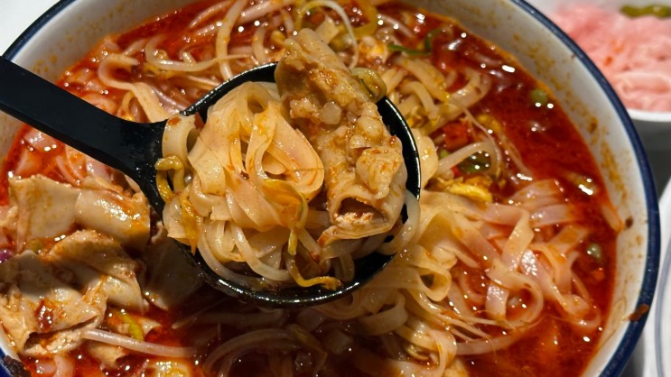 을지로 입구역 롯데 백화점 맛집 명동 줄서는 식당 곱창 쌀국수의 원조 "땀땀"