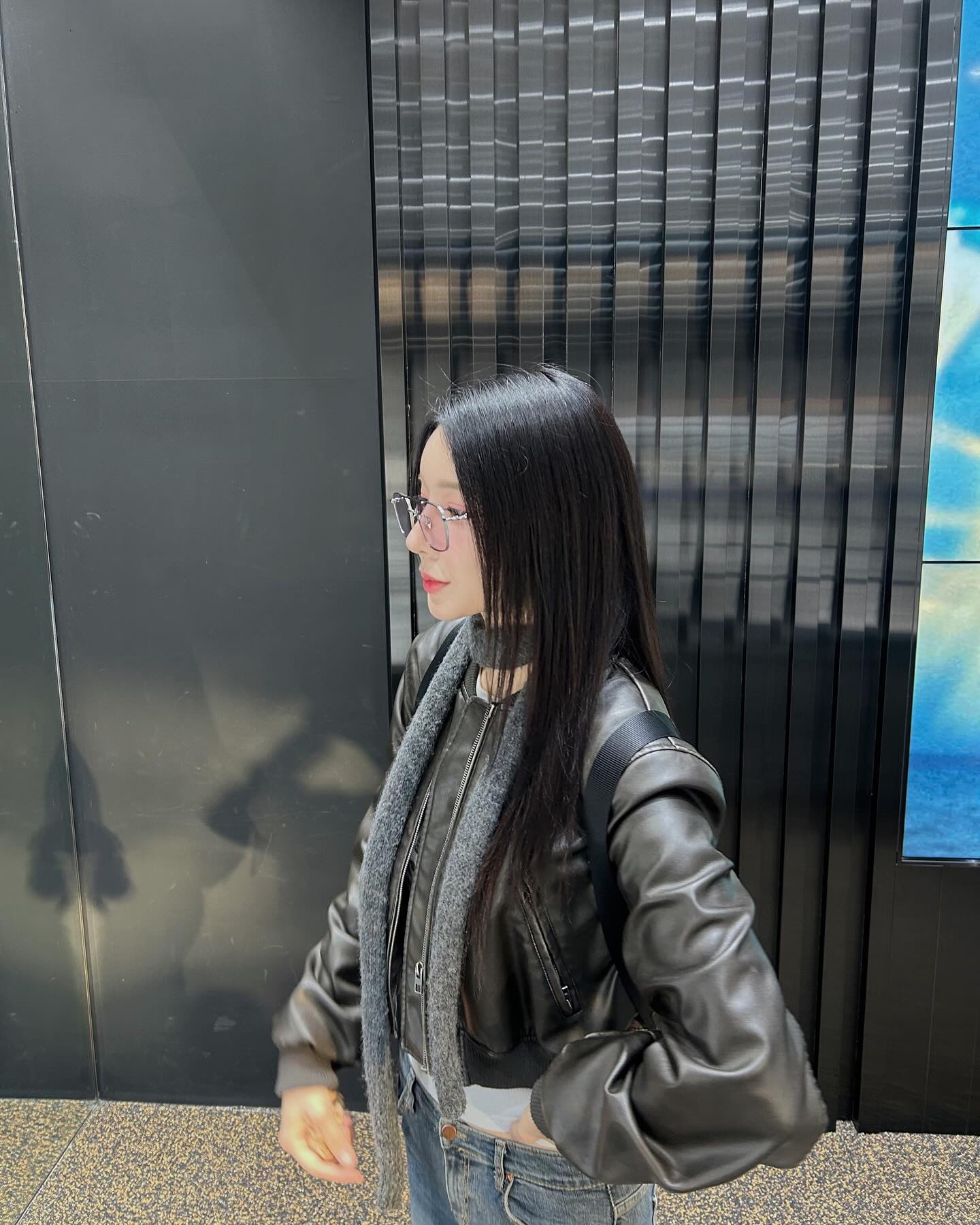 진지하게 저 안경 살까요....핑크틴팅 쏘 큐트💞