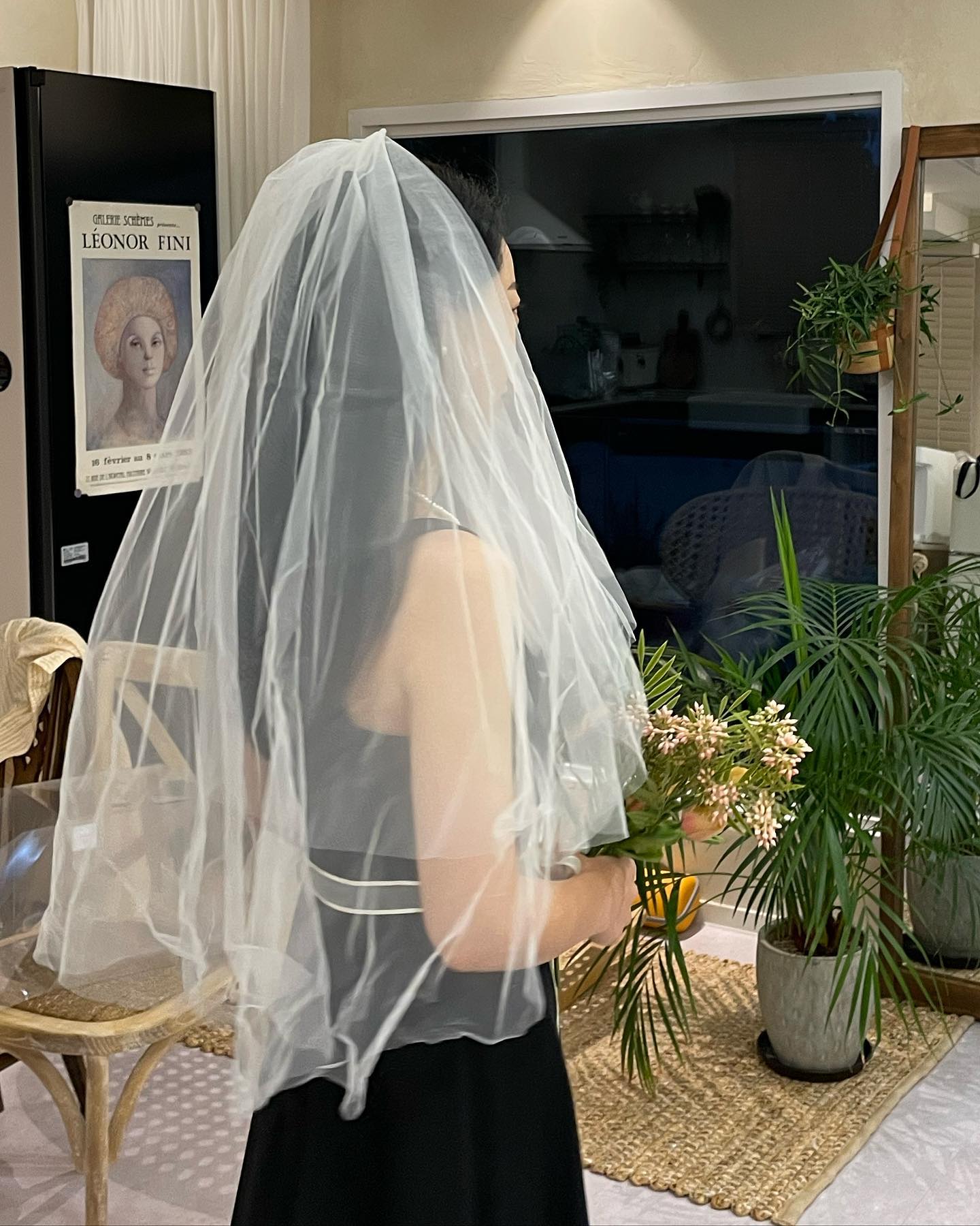 2번째 유부녀래요👰🏻

서울역 도착하자마자 운행중지방송 듣고 멘붕 오고, 전광판에서 사라진 우리 기차시간이 5분만에 출발한다고 떠서 호다닥 뛰어간게 우리여행의 첫시작.
서울 올라오는 케텍 출발 10분전에 포항역 도착하고 쏘카반납한 마지막까지 한순간도 긴장을 놓칠 수 없었던 너네들이랑 여행^_^
중요한건 제정신인 사람이 아무도 없음
두번 못한다 잘살자~~~~~🎉

(feat. 본식스냅도 린스냅 이용해주신다는 신부님..🤍 린스냅 감성 신부님 감성🥹부업해야지)