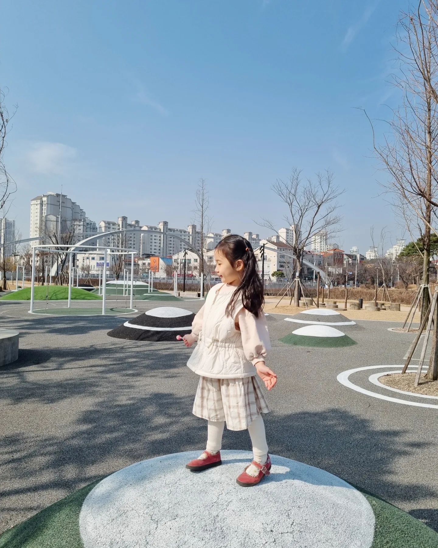 심심할땐현프아
오픈런해서회전목마혼자탐ㅎㅎ
오늘도쓸모없는거고르심