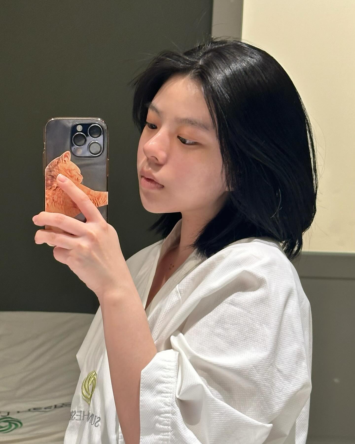 #협찬 

민낯은 부끄럽지만 ... 
평소에 많이 건조하고 붉은 피부가 거슬리고 꽤나 신경 많이 쓰였던 턱선이랑 이중턱 오늘 #작은얼굴관리 #울트라파워리프팅 으로 다 밀어버리고 왔다,,🤍
다음 달에 또 가야징 😌🤍

#선에스테스파 #선에스테스파동탄점 #동탄피부관리 #동탄에스테틱 #피부관리 #에스테틱 #동탄피부샵 #동탄 #동탄피부관리샵 #리프팅 #경락 #경락마사지 #리프팅관리