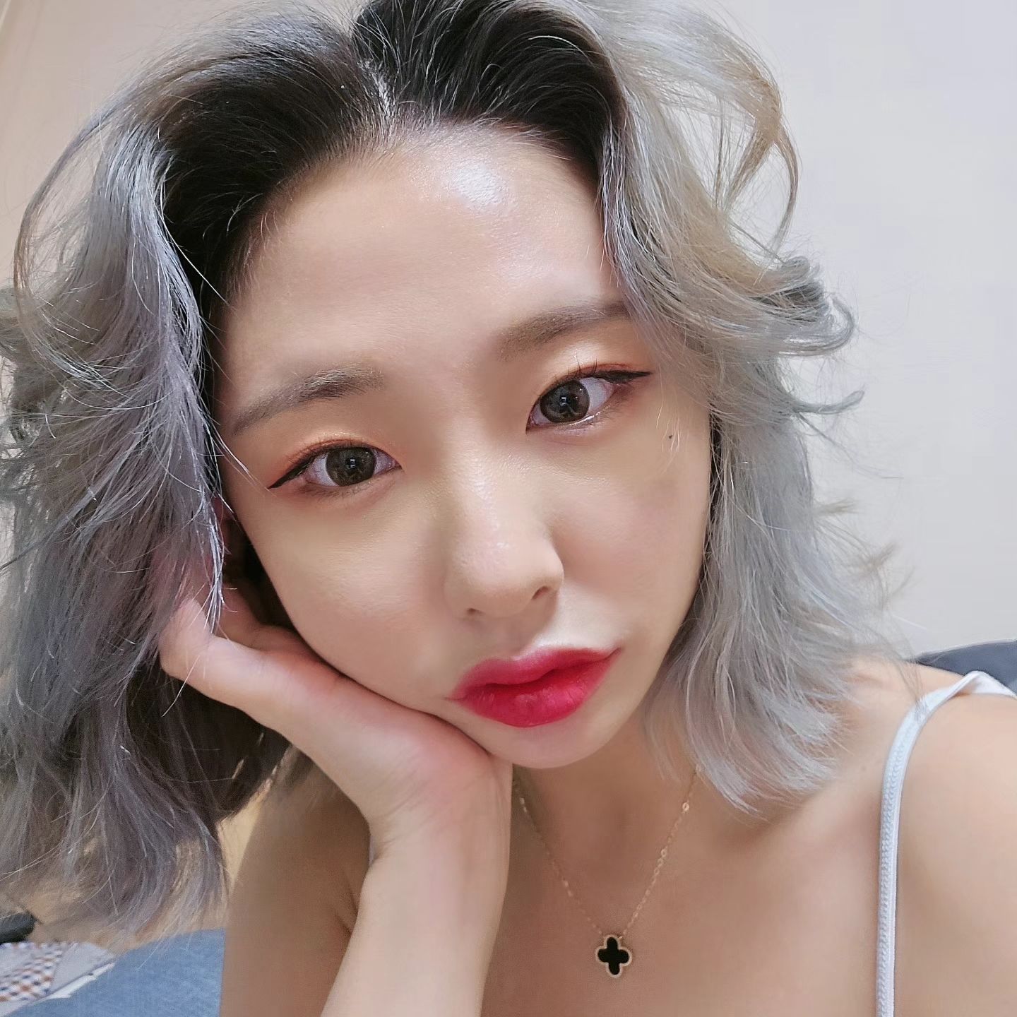 새해 복 많이 받으세오 다들❣️
#좋아요#댓글#협찬#dm#selca