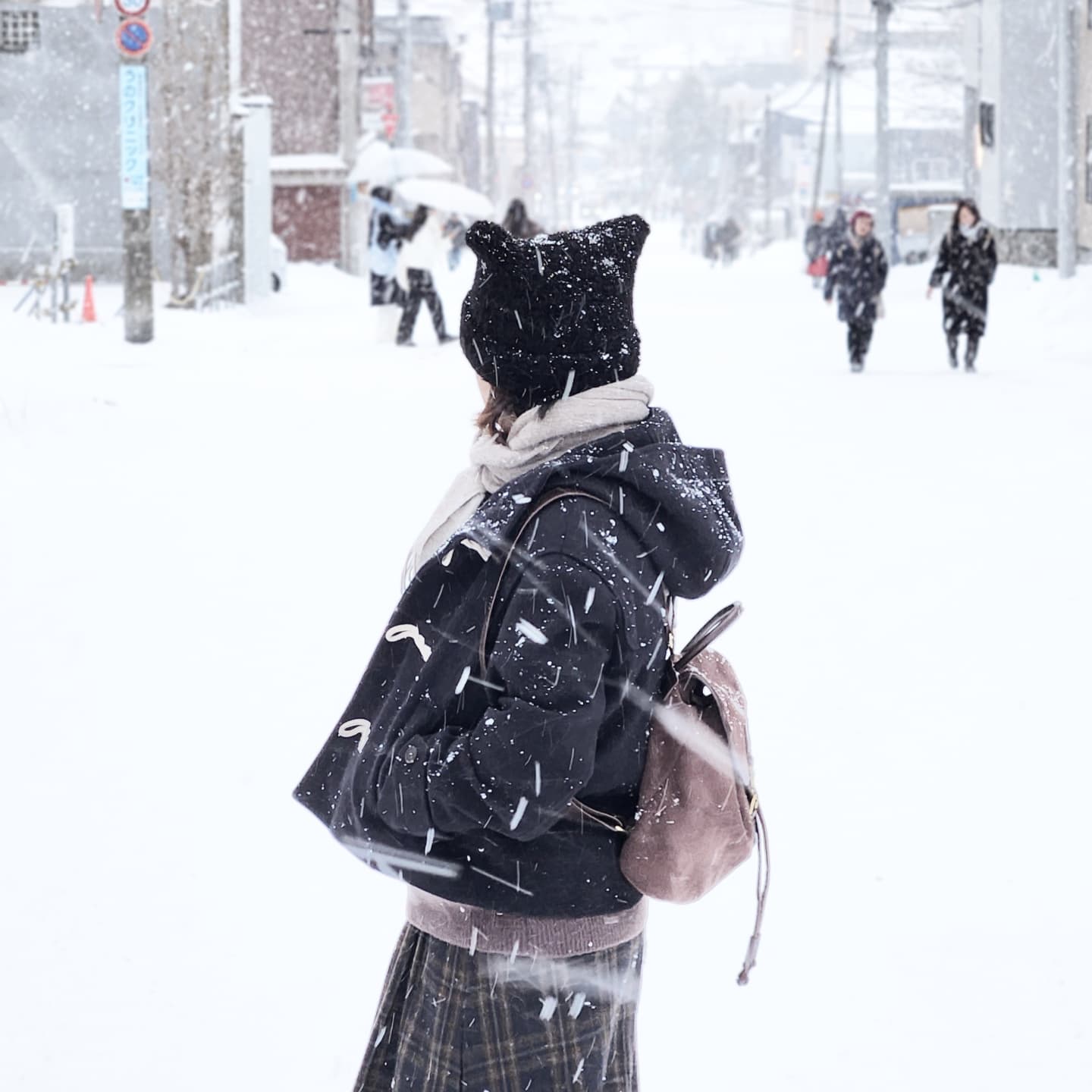 남편이랑 결혼 2주년기념으로 떠난
홋카이도 삿포로여행 ❄️
( feat. 비에이 그리고 오타루 )

✨️고고와소소투어 로 비에이 여행 다녀왔어요
  가이드 유우리짱 최고 👍

#삿포로 #비에이 #겨울여행 #오오티디 #오타루 #일본여행 #홋카이도 #셀카 #셀스타그램 #옷스타그램 #데일리룩 #데이트룩 #일본여행룩 #여자옷추천 #데일리코디 #코디스타그램 #쇼핑스타그램 #겨울옷스타그램 #데일리 #일상 #데이트 #여행 #일상기록 #배우 #신혼부부 

🏷 옷 정보 각 사진에 태그