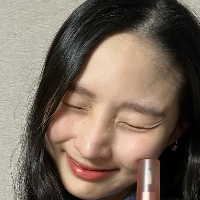 장혜주 on Instagram: "메디큐브 콜라겐 글로우 부스터 세럼🫶🏻 콜라겐 물광 부스터 한샷으로 관리 완성😆 속부터 차오르는 고급스러운 물광 표현이 콜라겐 물광 부스터 세럼으로 관리 가능