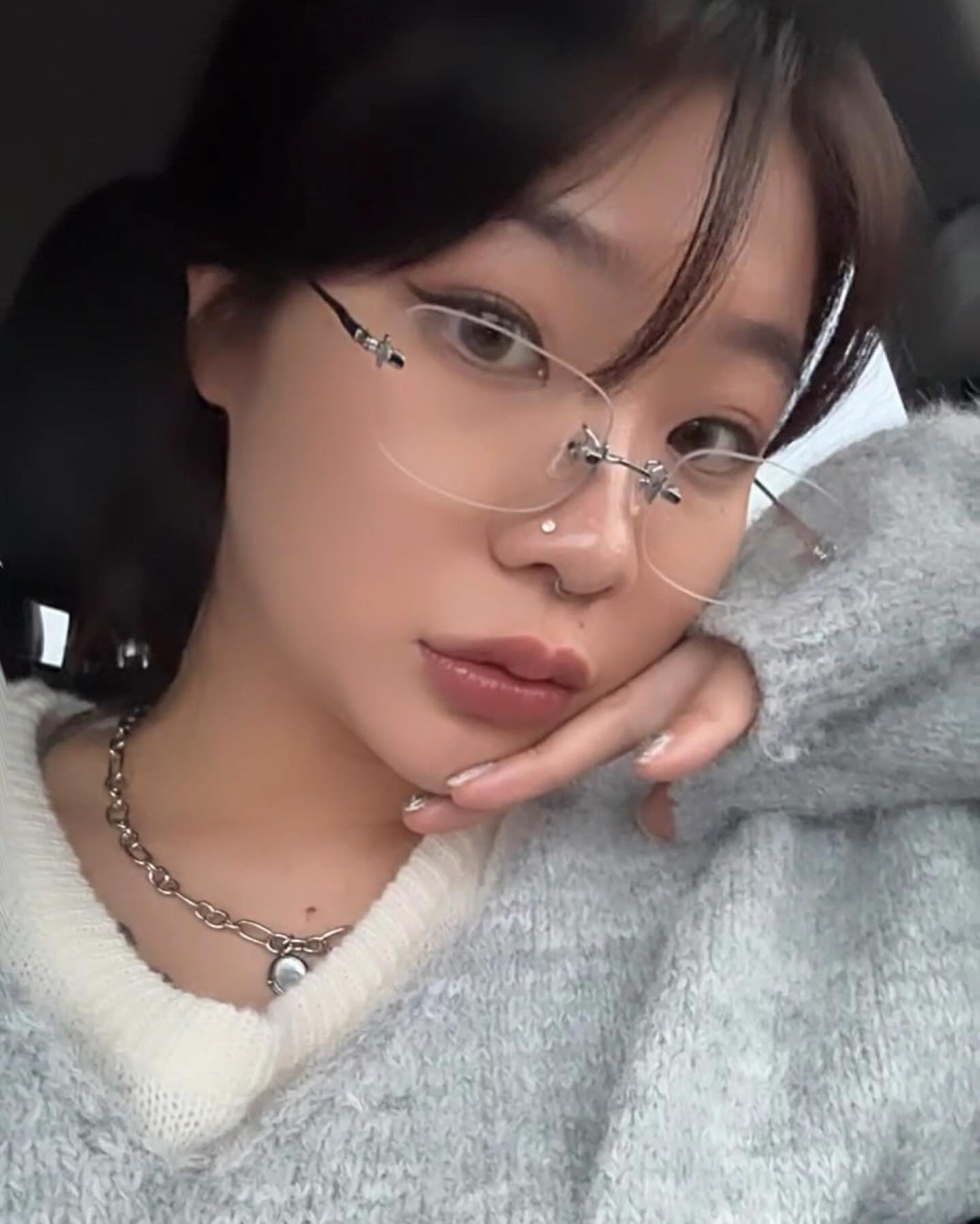 주말 내내 혼자 예쁜 척하는 동안 안전운전 해준 Gyu에게 박수
ჱ̒ ｰ̀֊ｰ́ )