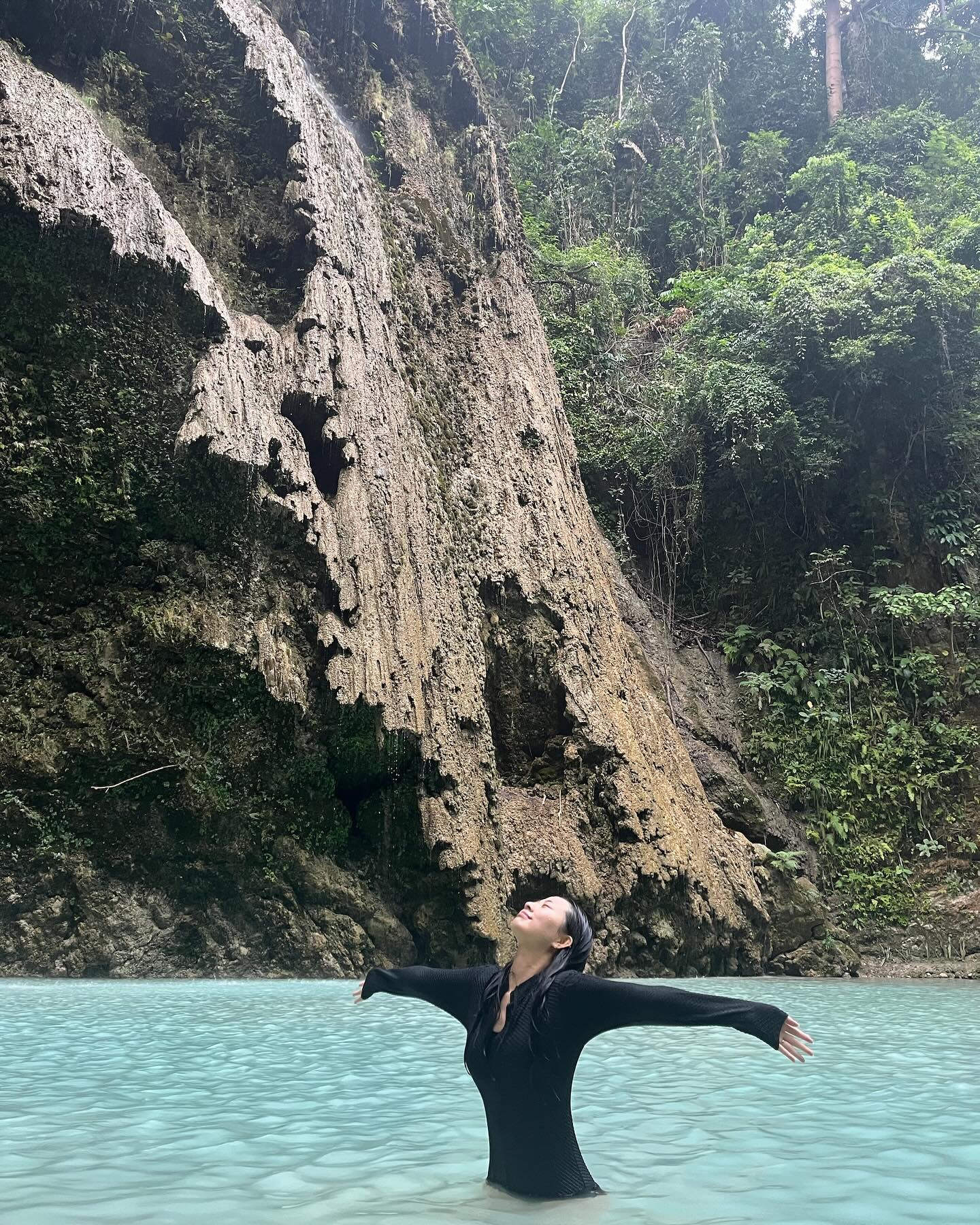 천국같았던 오슬롭🫧

#오슬롭 #투말록폭포 #세부 #세부여행 #세부호핑투어 #필리핀 #여행 #겨울여행 #세부시티