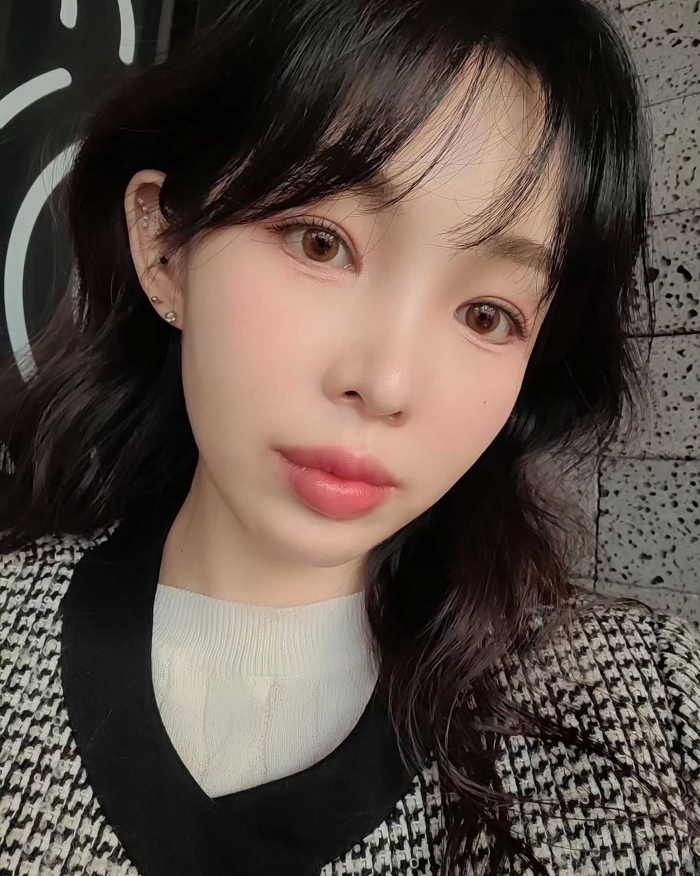 요즘 강추위였던 날씨 때문에
푸석해진 피부관리 받으러
엘레브클리닉 다녀왔어요💝 

프라이빗하고 아늑+포근한 관리실에서
꼼꼼하게 리프팅관리 해주셔서
지금 피부 컨디션은 완전 최상🙈 

#엘레브클리닉 #엘레브의원 #엘레브 #이정우원장님
#청담피부과 #인모드 #튠페이스 #리니어지 #용카관리
#리프팅레이저 #연예인피부과 #엘레튠핏 #프라이빗피부과