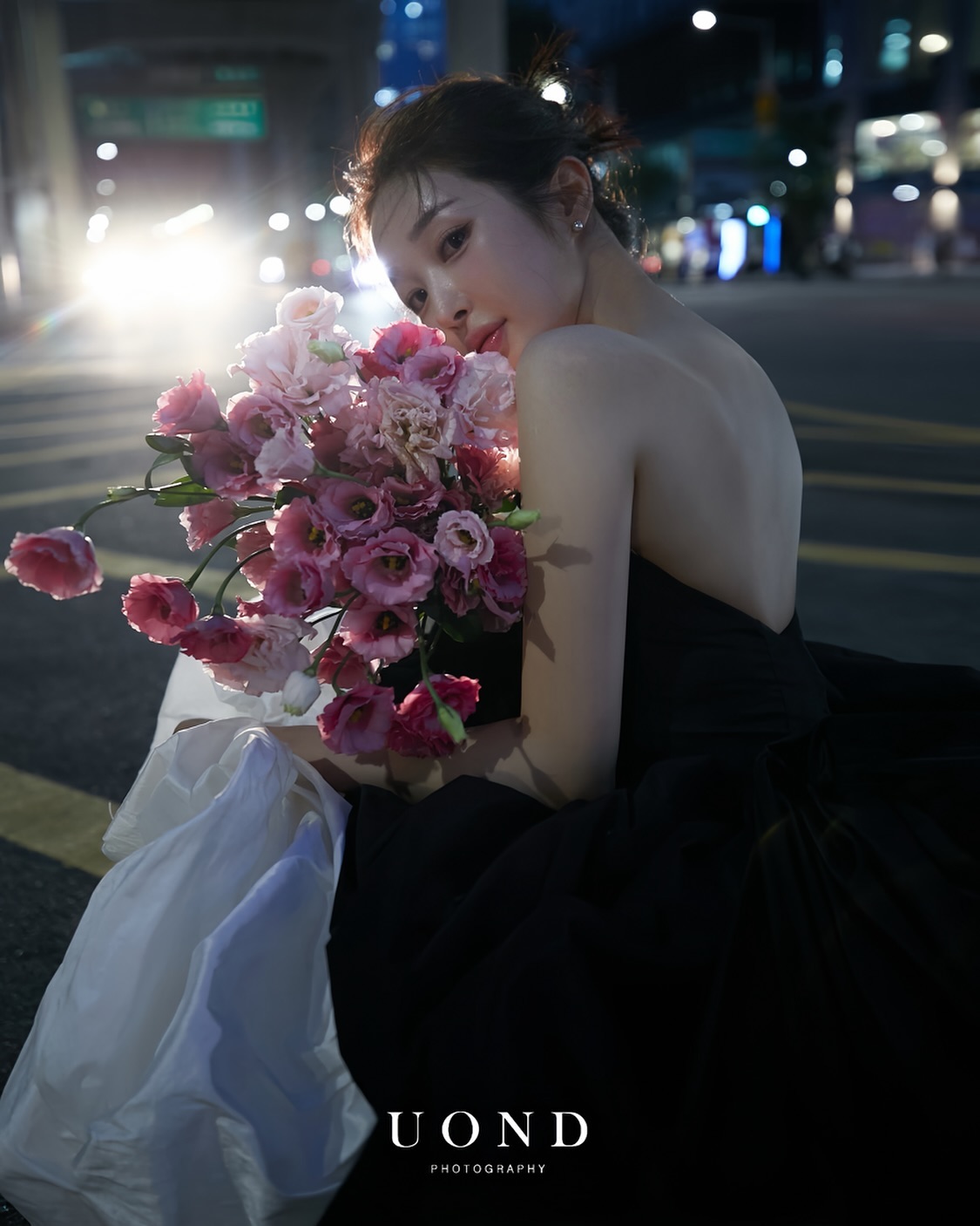 로드씬 안 찍었으면 서운할뻔…🫣🩵

yj.__.wed 
uond.photography
_flowmuah 
theyeon.sy 
s2arang 
houseofamy_official