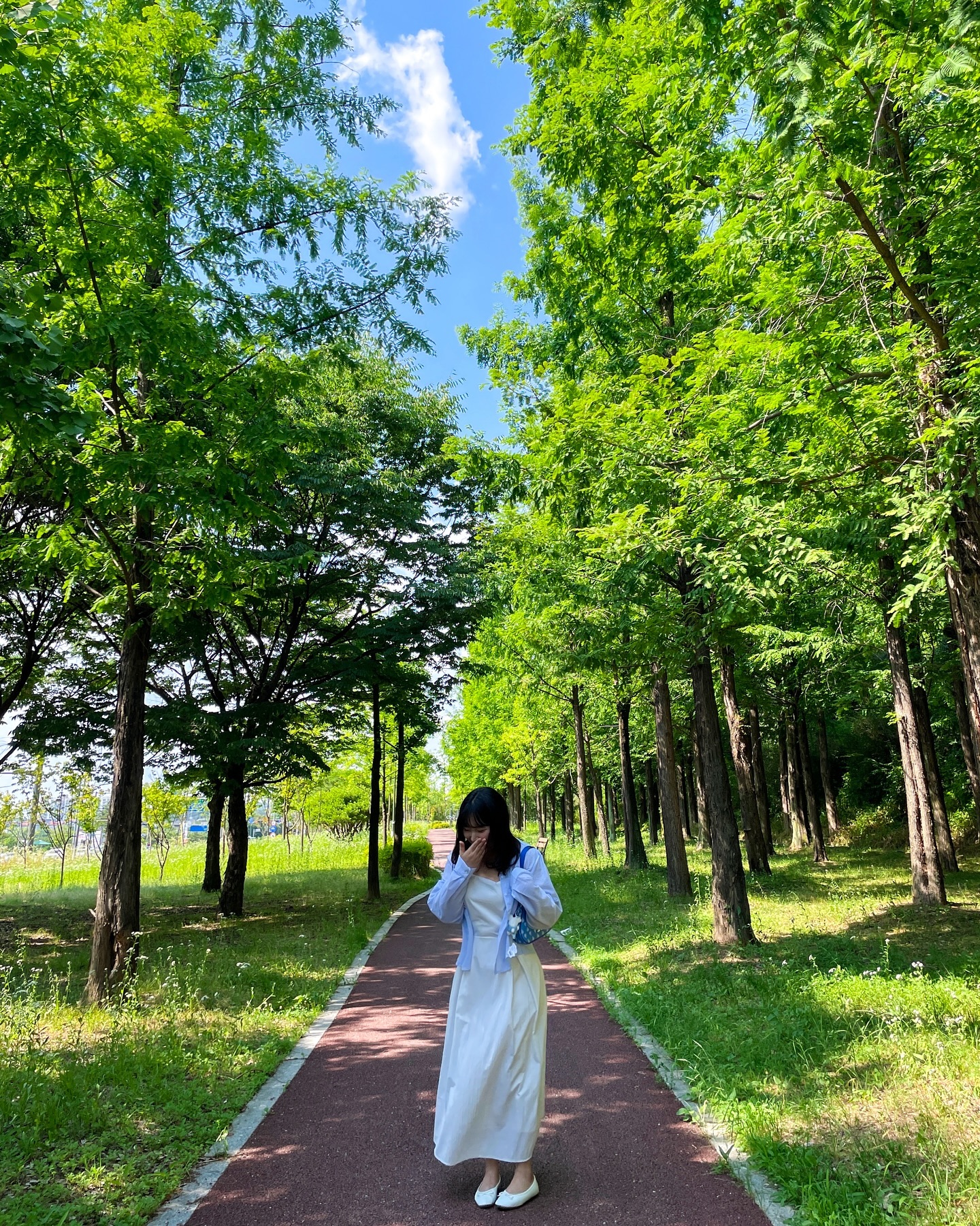 에취!🤭🍀

#수국 #여름 #서울가볼만한곳 #서울데이트 #패션 #포토존 #카페추천 #데이트 #데이트코스 #좋아요반사 #팔로우 #맞팔환영 #맞팔 #선팔맞팔 #좋반 #좋아요 #맞팔해요 #follow4like #fff  #いいねした人 #likeforlikes #fyp #14f #f4f #141 #ootd #フォローバック #いいねした人全員ファローする #ね返し #いいね返します