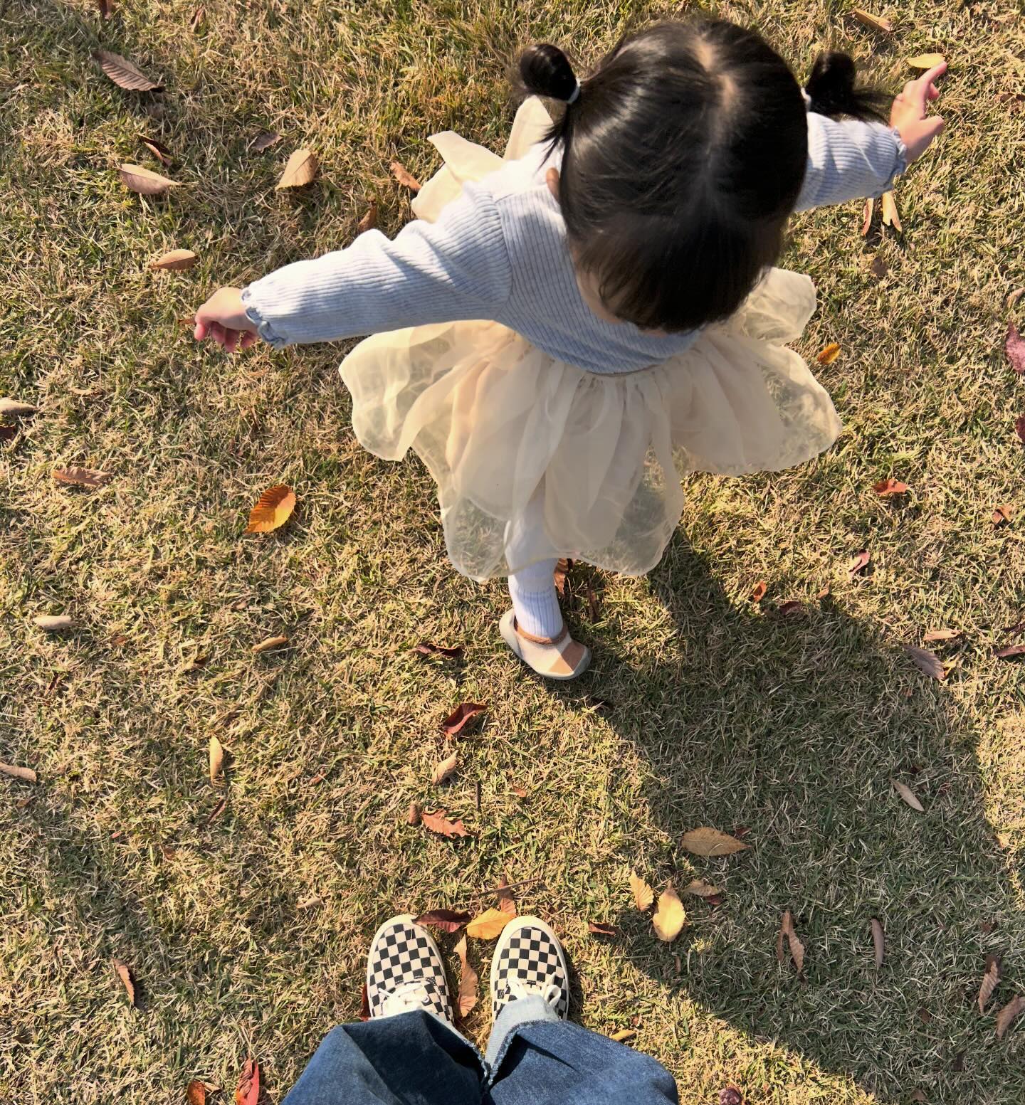 신발 벗겨졌다구 오는데 저 신발 크기 어쩜좋지 🫨💛
