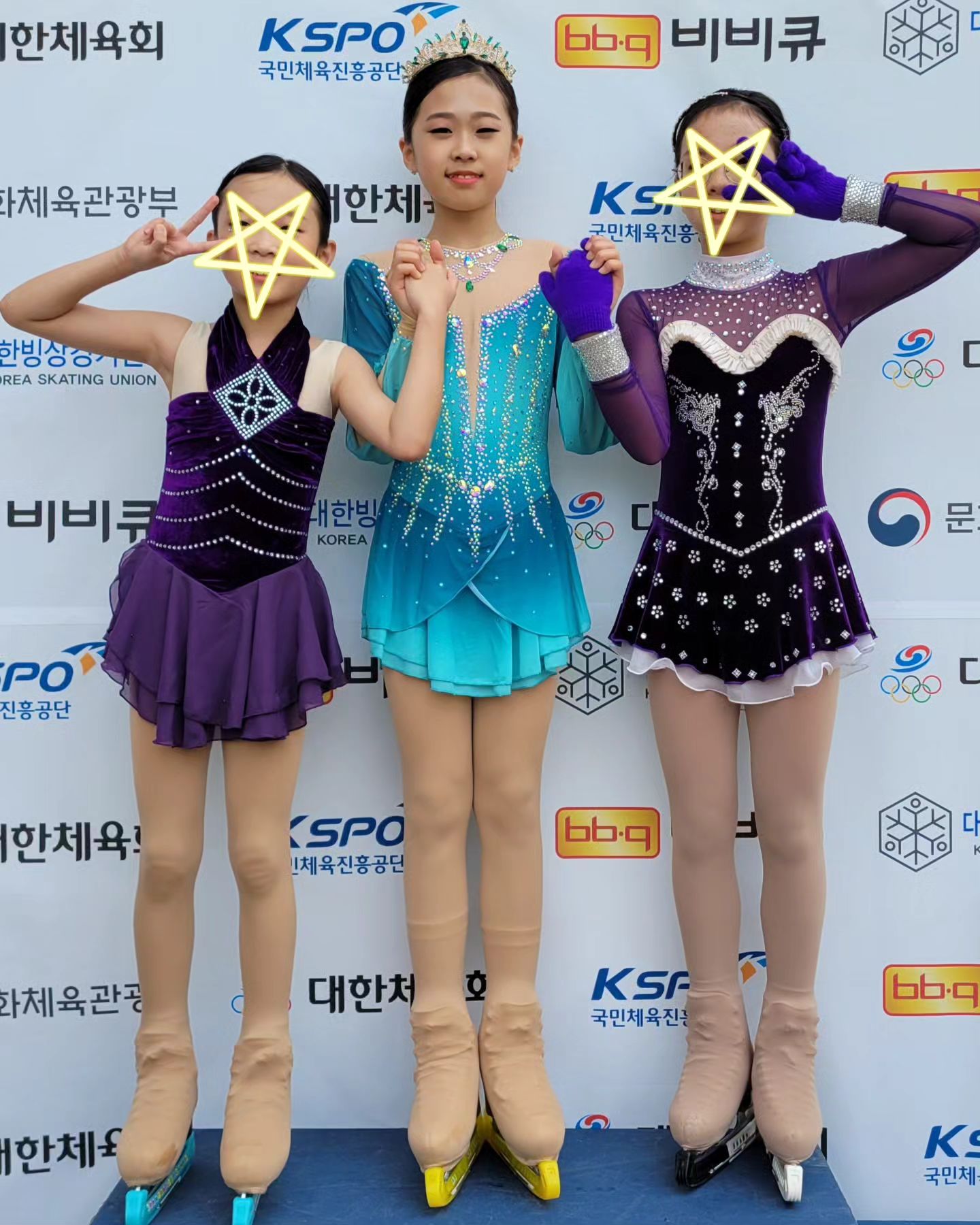 *
⠀
1급 승급후 2024년 첫 대회🥈
⠀
새벽 5시반에 일어나서 오전 레슨하고
선수대기실에서 부랴부랴 셀프 헤어&메이크업 하고
의정부빙상장으로 Go~!
⠀
발목 통증에도 불구하고 넘나 잘해준 우리딸💕
안타깝게도 마지막 스핀에서 넘어졌지만
내눈엔 제일 이쁘고 멋진 모습들 가득이었다구👍
⠀
얼른 통증 잡고 더 연습해서 
6.15일에 있을 대회에서는 클린한 안무를 해낼 수 있길🙏
할.수.있.다!!!!!💪
⠀
⠀
#대한체육회장배전국생활체육빙상대회 #피겨대회 #의정부빙상장 #피겨 #1급 #알라딘 #jisoo_fg #Team_figure_soo #고양어울림누리빙상장 #얼음마루 #피겨꿈나무