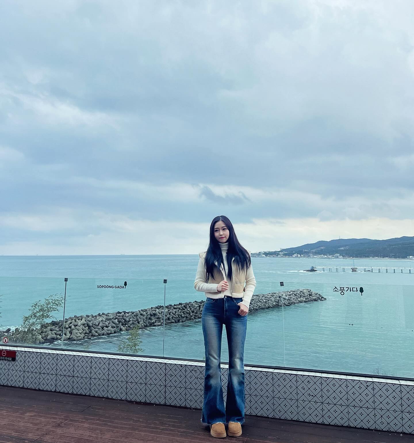 오랜만에 사진 찍었는데 뚝딱이가 되어버려따