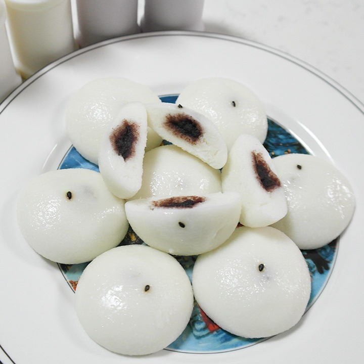 #광고 #기장떡, #기정떡, #기지떡, #술빵, #술떡, #증편, #증편떡, #식사대용떡, #아침대용떡, #떡주문, #앙금떡, #우리식품

쌀 막걸리와 쌀을 발효시켜 빚은 한국 전통 방식의 떡
당일 생산 후 신선한 상태로 보내주셔서 더 맛있어요